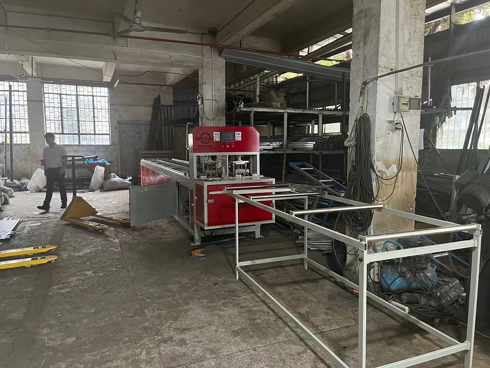 方管冲孔切断一体机