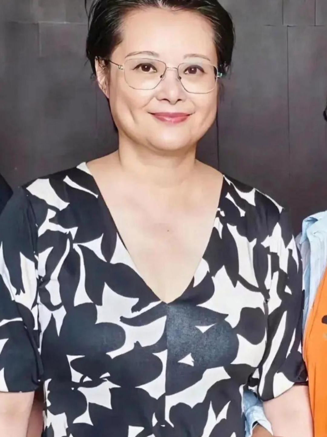 青年演员袁立长得很漂亮,现在怎么就发福啦!