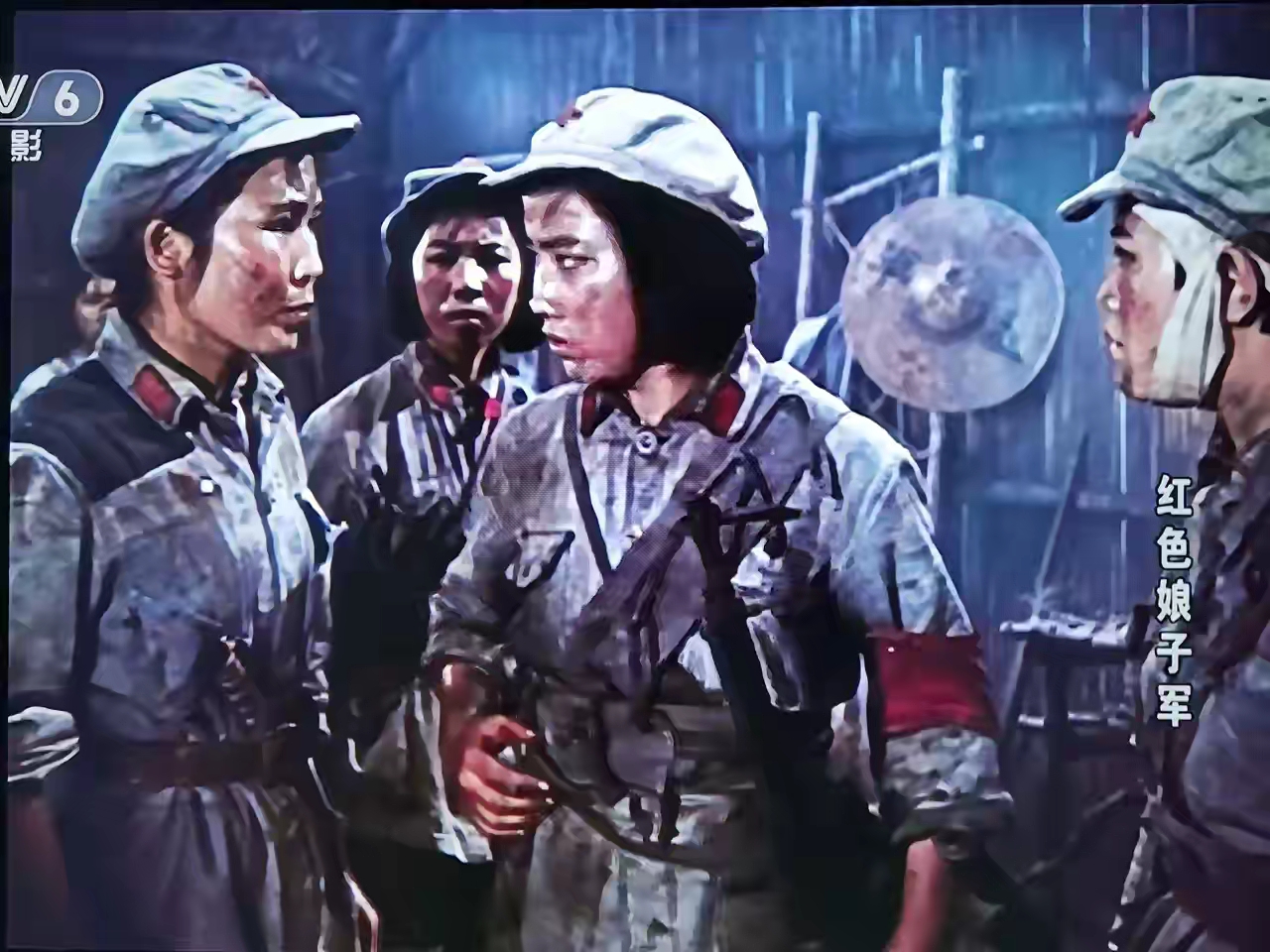 前两天看央视播放《红色娘子军》,想起了现今诸多的战争剧,不得不感叹
