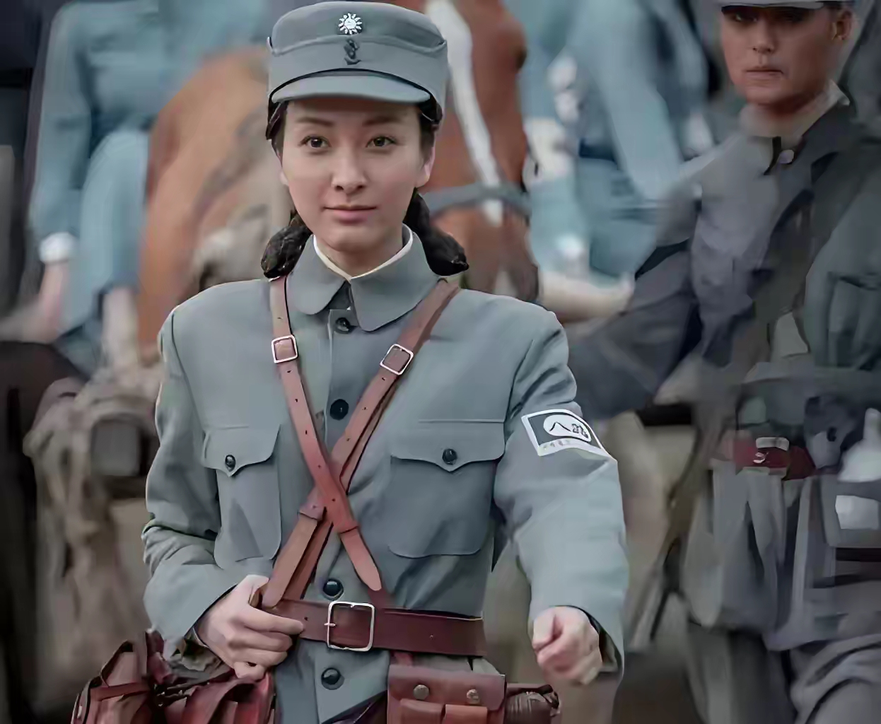 前两天看央视播放《红色娘子军》,想起了现今诸多的战争剧,不得不感叹