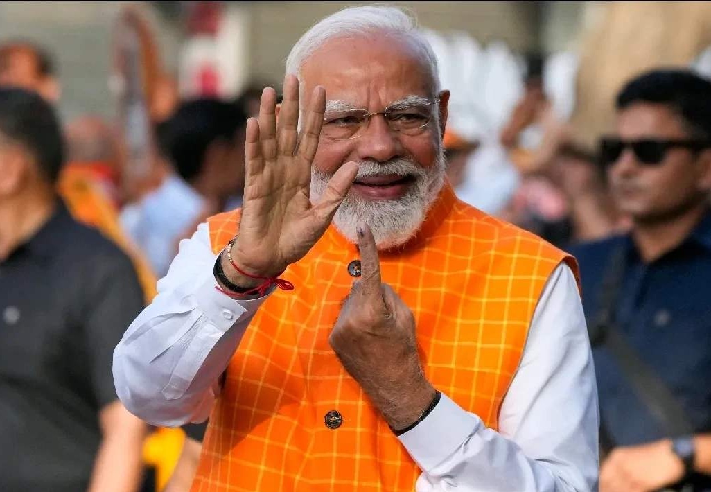 矮大紧曾经狂吹说,印度是一个平和的国家,哪里犯罪率低,充满美好,就差