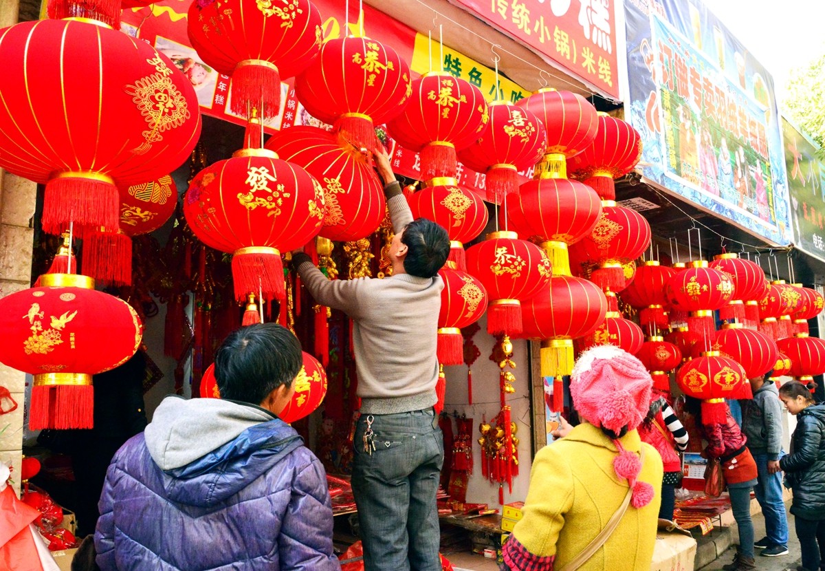 报纸包的鞭炮图片