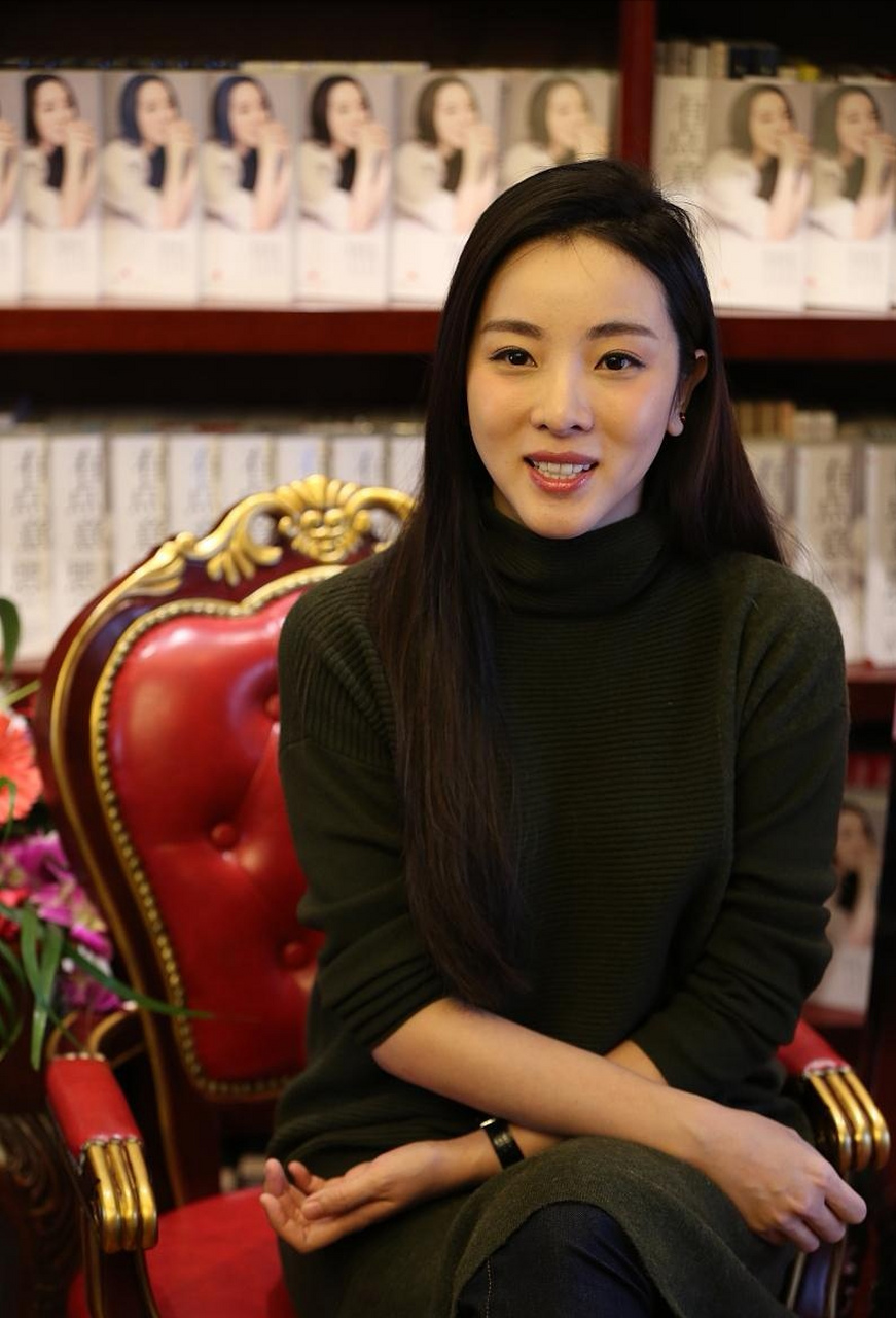 央视美女主持李思思
