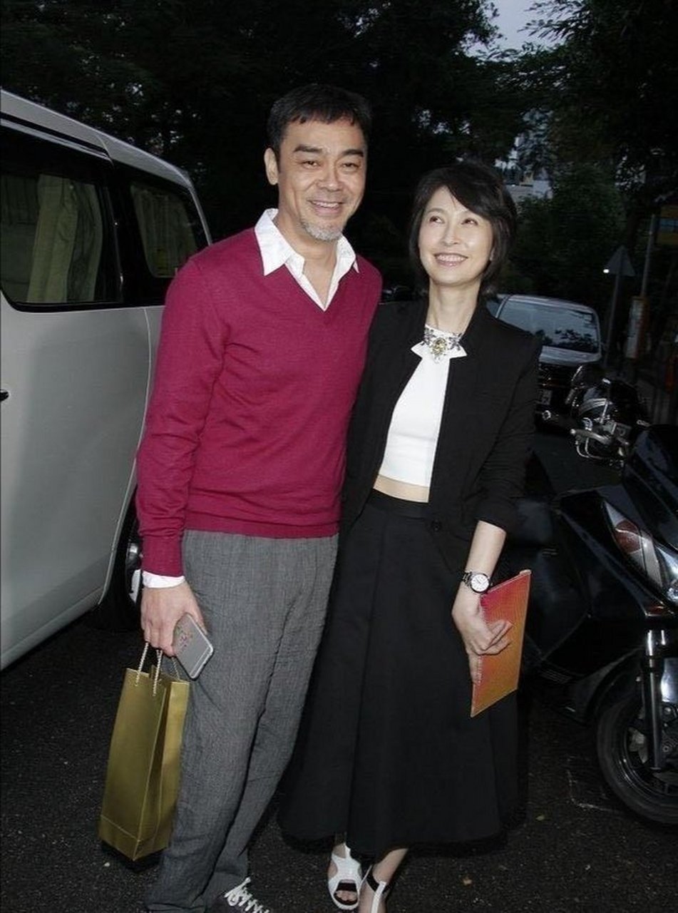 刘青云郭蔼明丁克无子一直低调又恩爱.