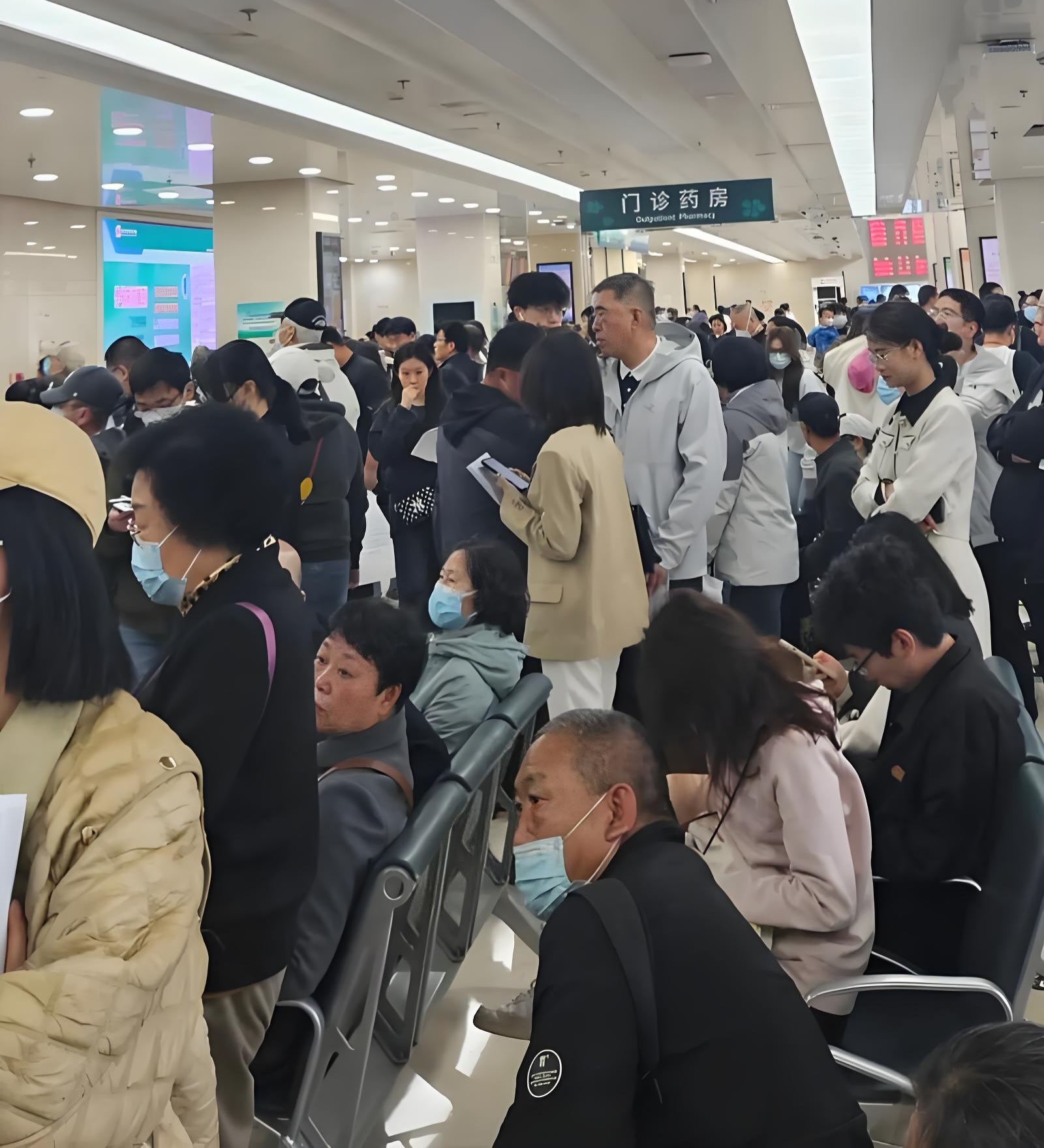 中国人民解放军第二二二医院代排队挂号，享受轻松就医的简单介绍