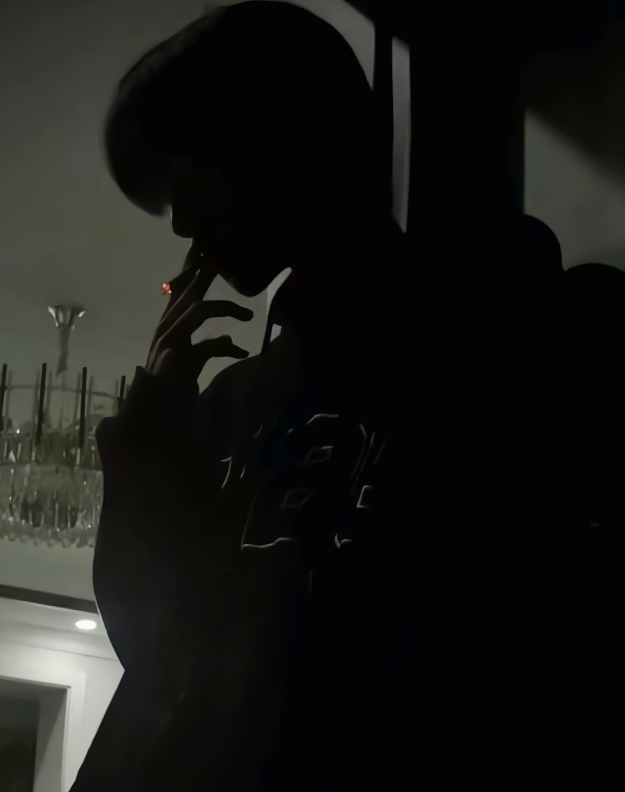 你的影子,总是在我最深的心底,搅乱我平静的生活