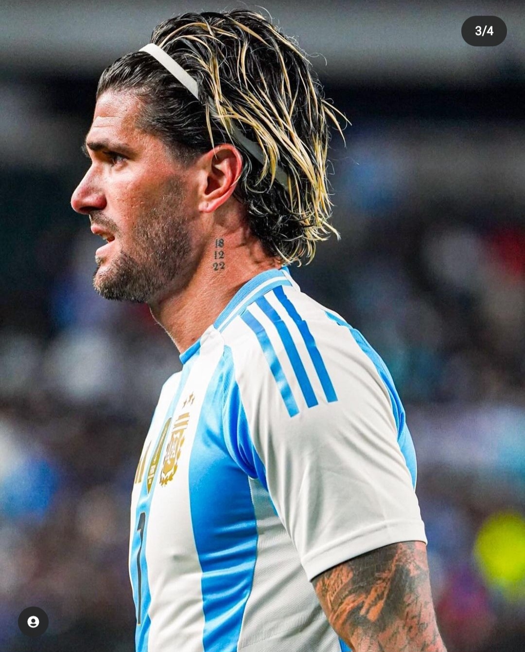 德保罗这发型还是帅的,话说没有哟西的阿根廷还是比较顺眼[大笑]