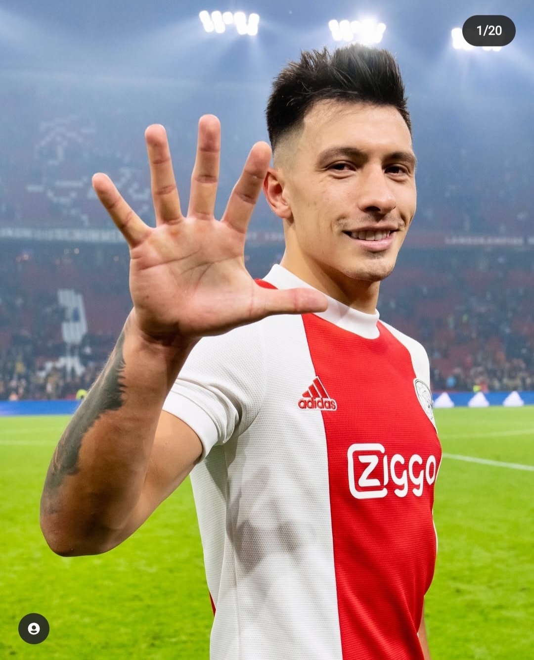 关于阿贾克斯青训新秀表现亮眼，冲击联赛冠军的信息