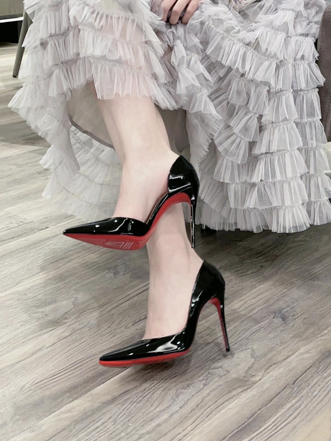 不错的红底高跟鞋,非常喜欢.