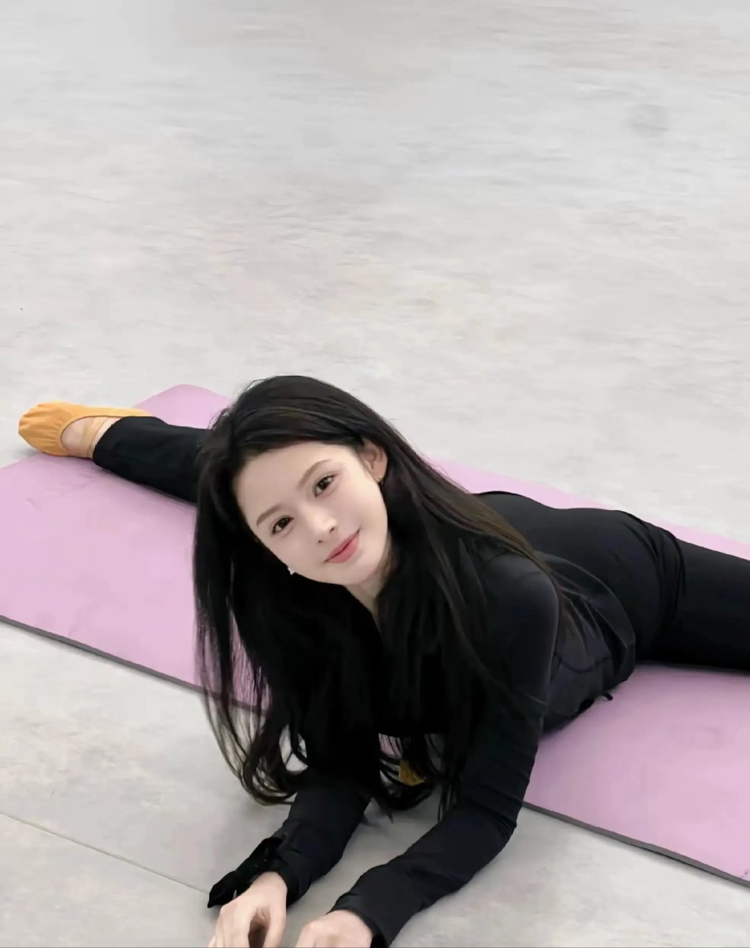 这一字马,真的是美到犯规了!