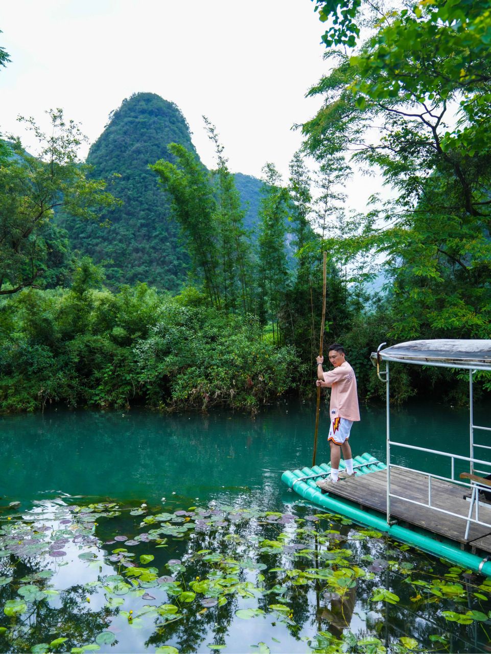 百寿镇是位于广西壮族自治区桂林市永福县的一个小镇,该镇地处桂林市
