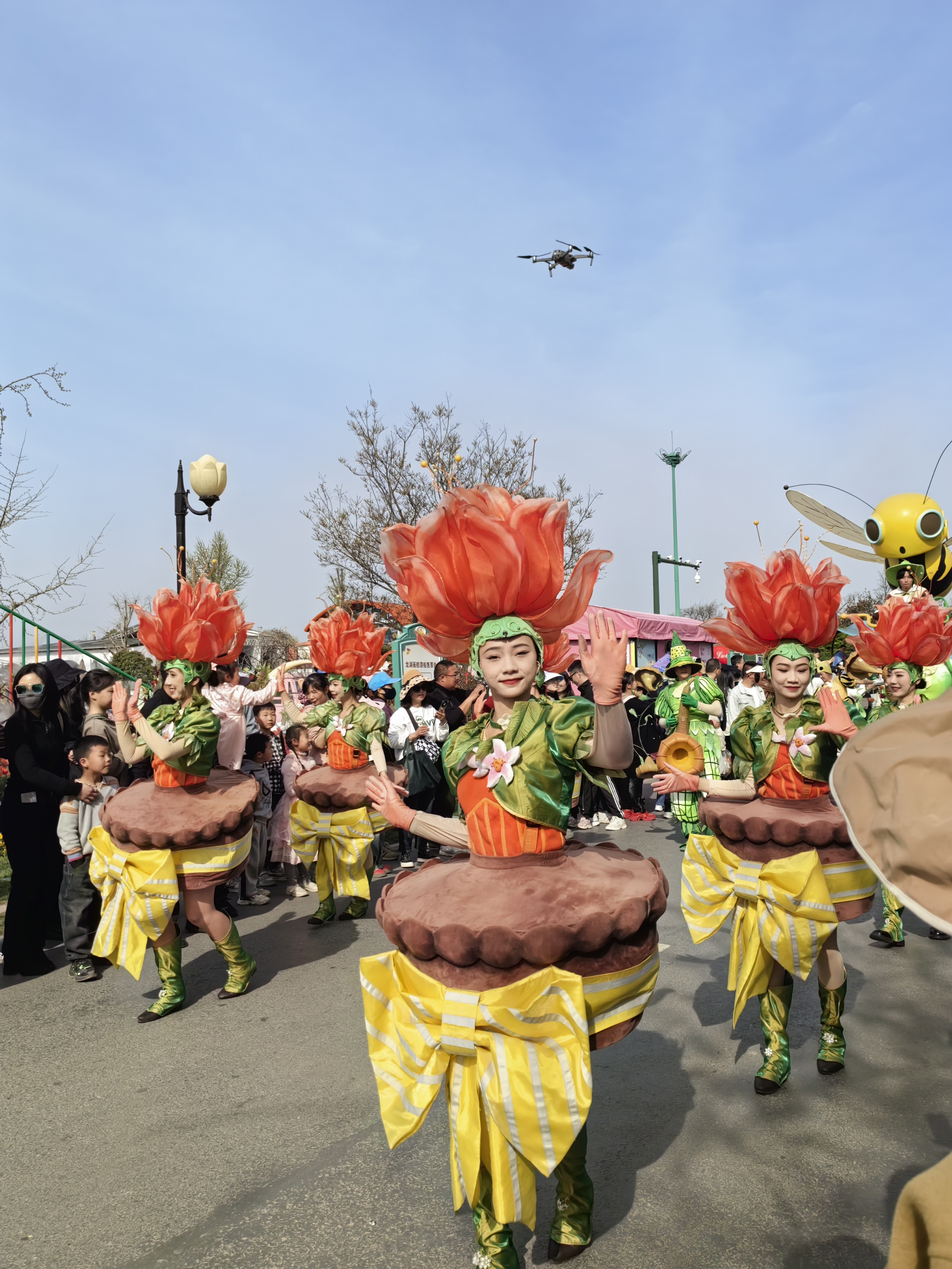 盐城市荷兰花海景区,巡游演出,热情似火,精彩丰呈!