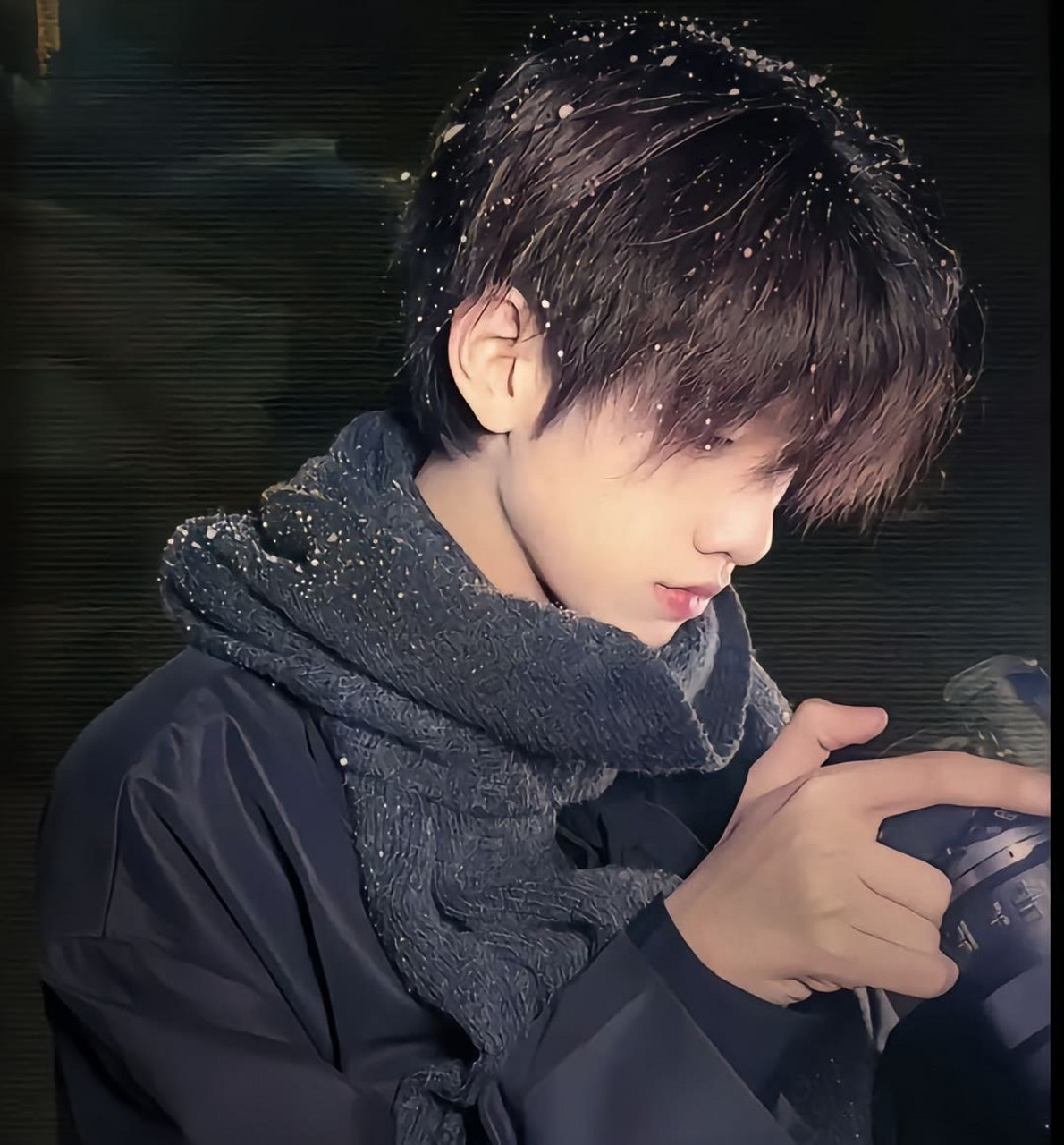 浮世三千,吾爱有三:日,月与卿#微信头像# #头像# #文案# #男生头像