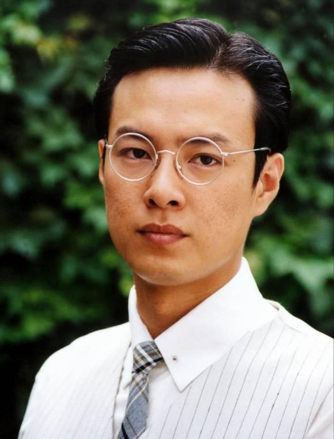 99朱铁,中国内地男演员,毕业于中央戏剧学院表演系本科班.