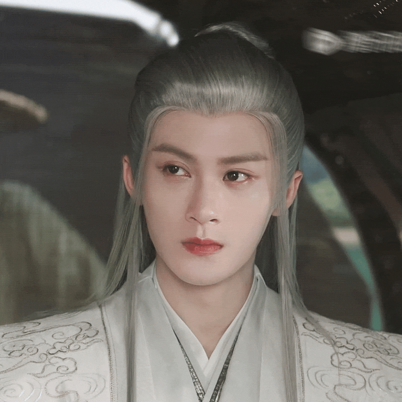 檀健次# 在电视剧《长相思》中饰演的相柳和防风邺,一个是杀伐果镜哪