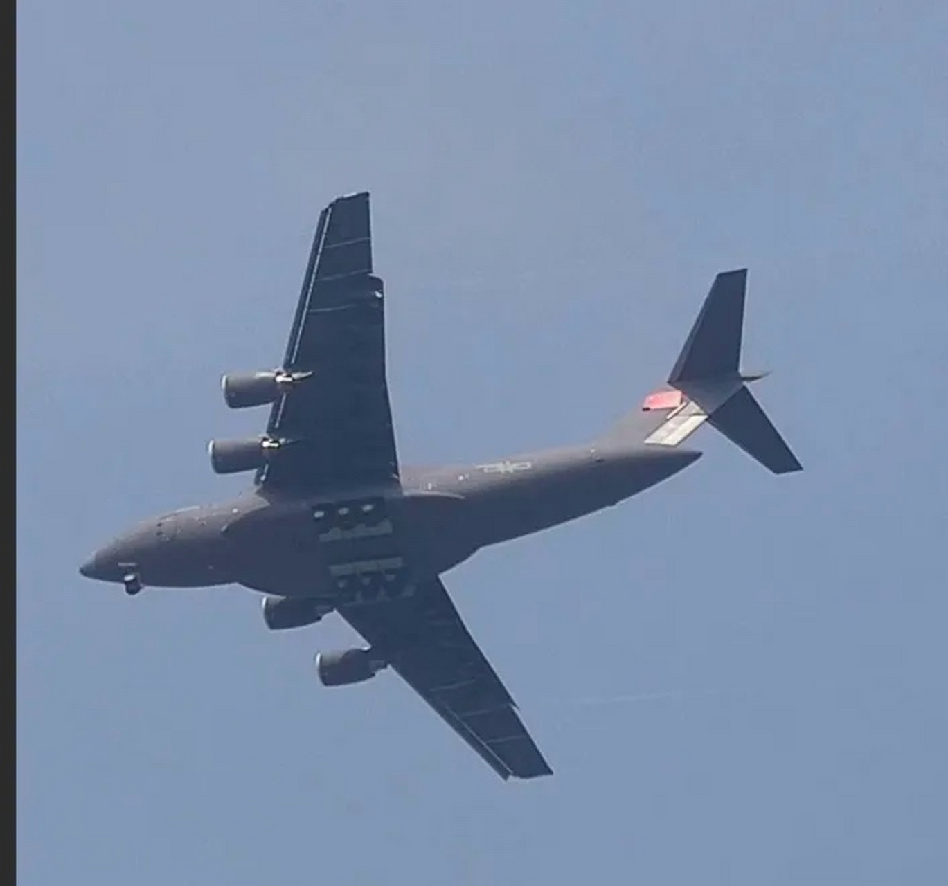 有媒体拍到了已经刷好空军涂装的搭载了涡扇20的运20b,这说明运20b