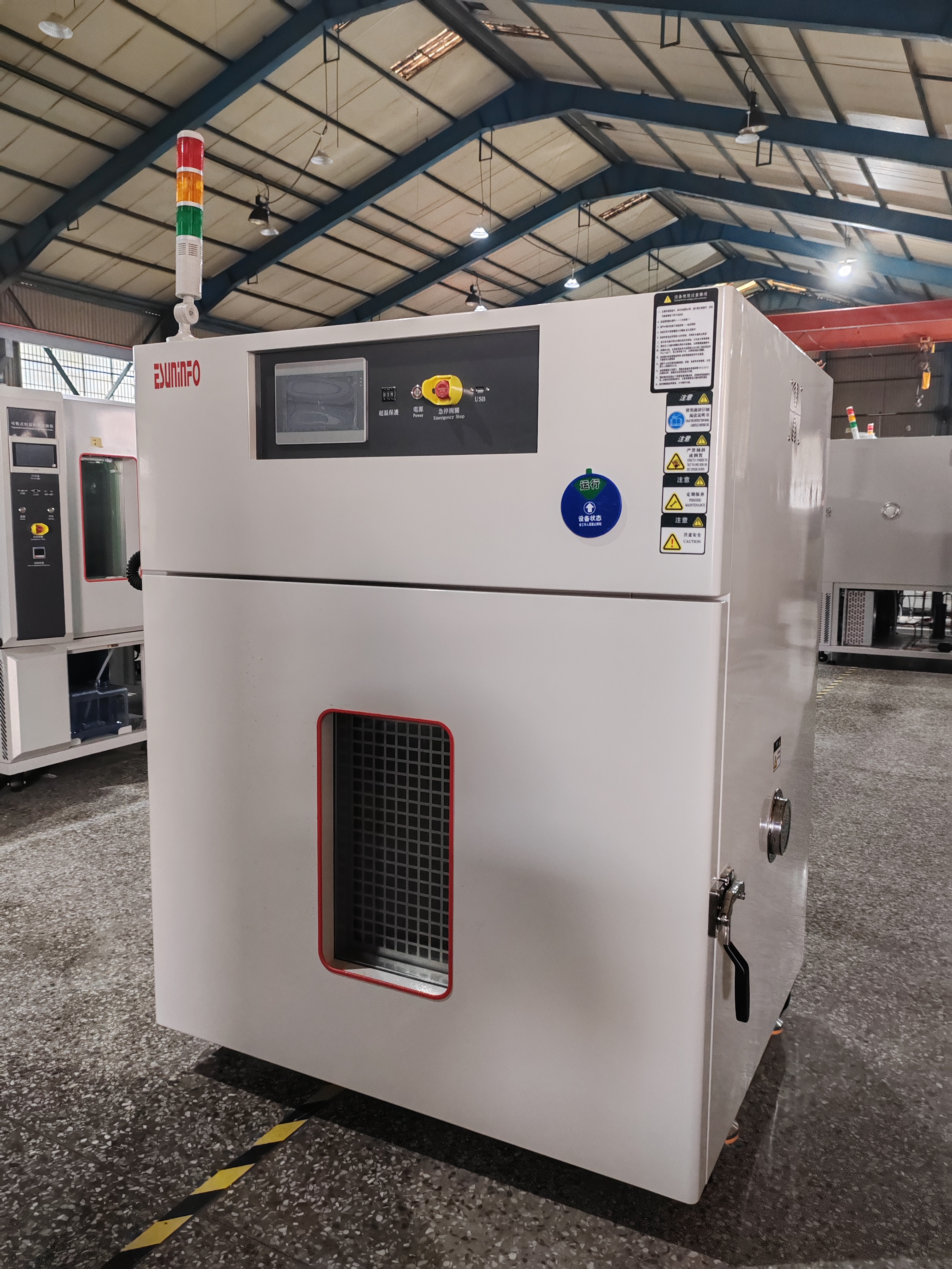 今日在实验室忙碌了一整天,亲自操作了半导体芯片高低温blt老化试验箱