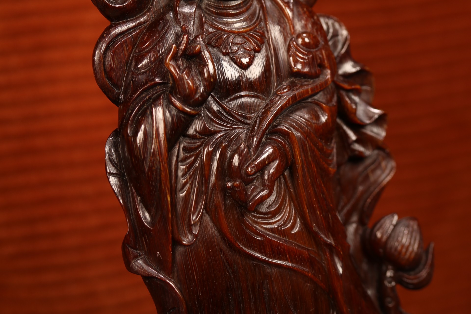 古玩老犀角雕观音,规格高210宽28-88重量188.8克.