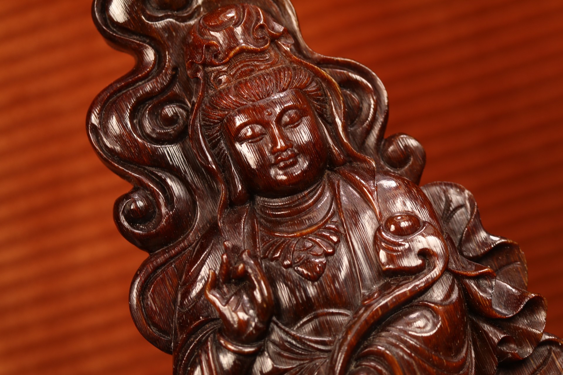 古玩老犀角雕观音,规格高210宽28-88重量188.8克.