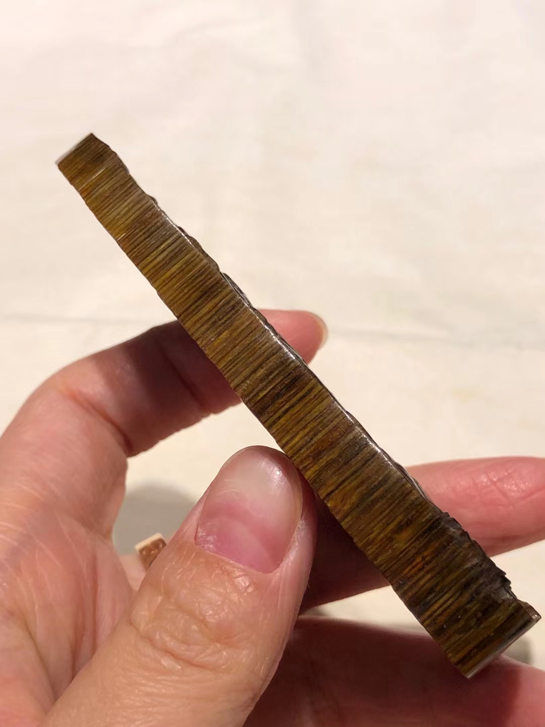 《古玩老犀角雕八臂观音牌》 尺寸:86*35*11mm 重28克 珍贵材质,顶级