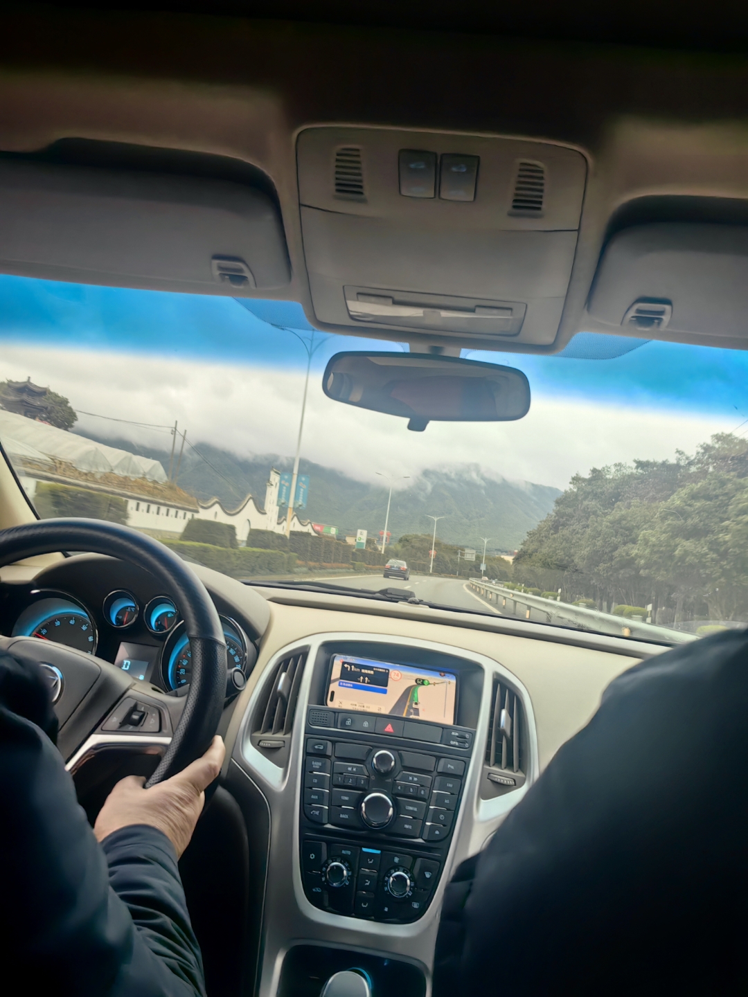 一辆车二家人三天行程四处活动:奉化溪口剡溪,象山松