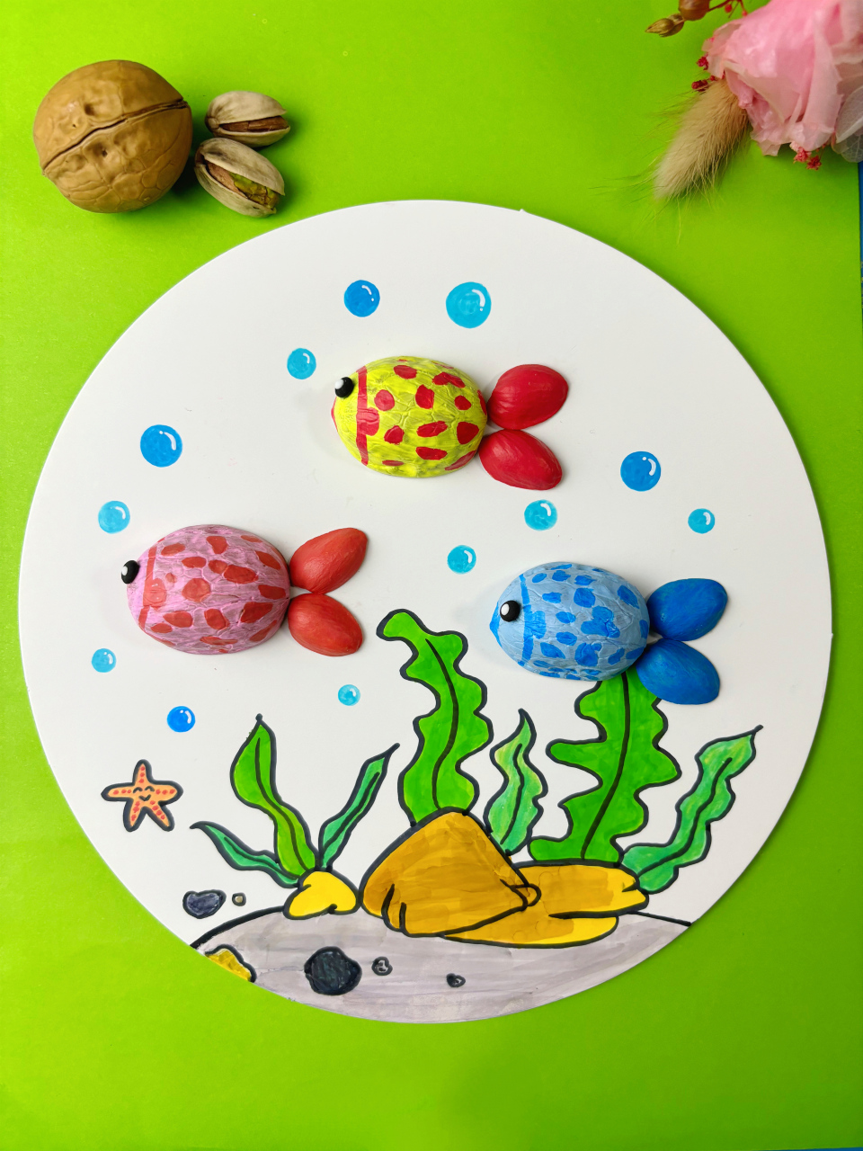 坚果壳不要扔啦,一起来制作好看的装饰画吧! #画画# #手工