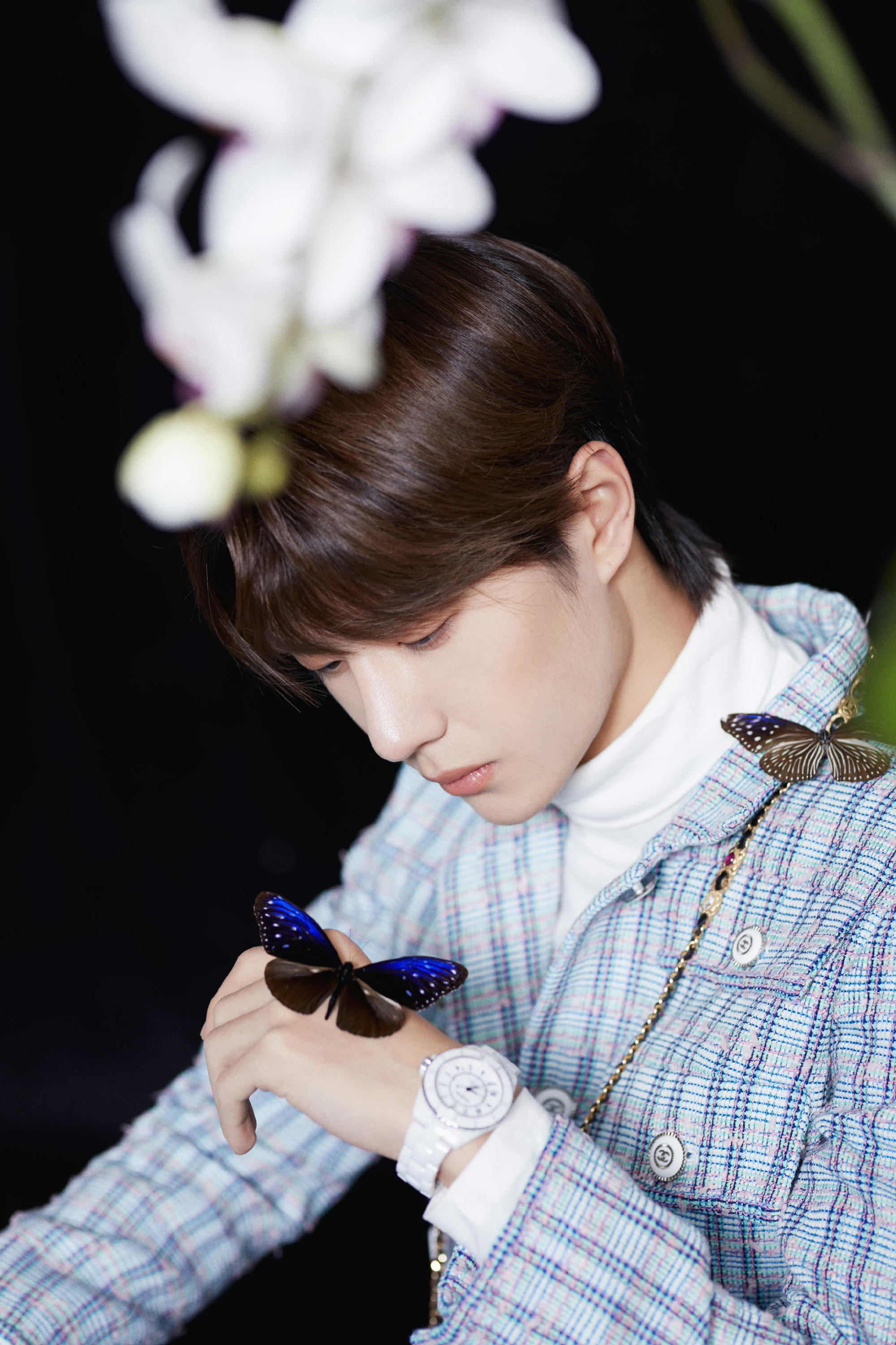 跨年创作挑战赛#王一博,  见山,你是那深情伟岸的守护; 见海,你是那