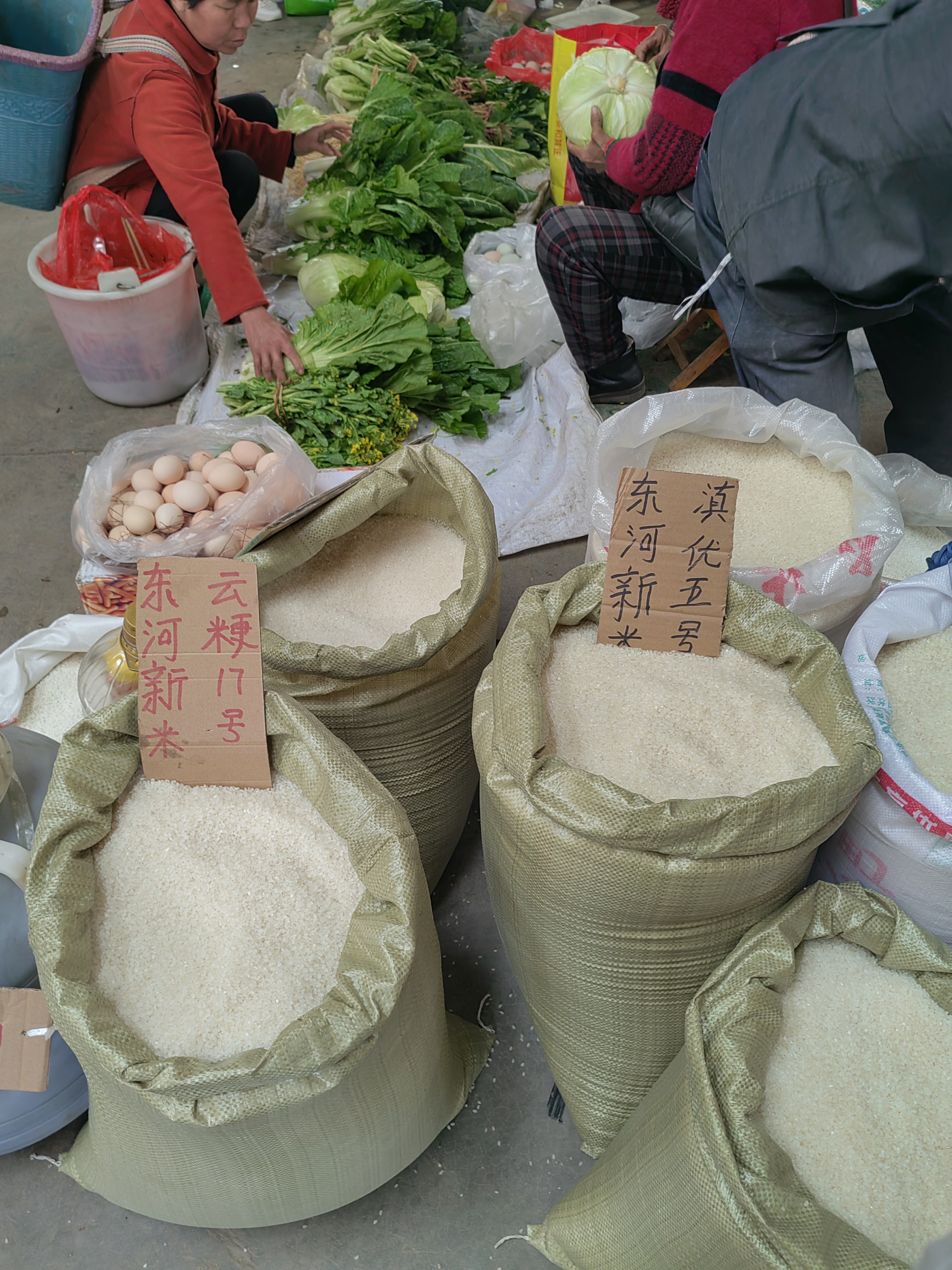 —陆丰每周末赶街,山里和附近的农民都会来买自家的