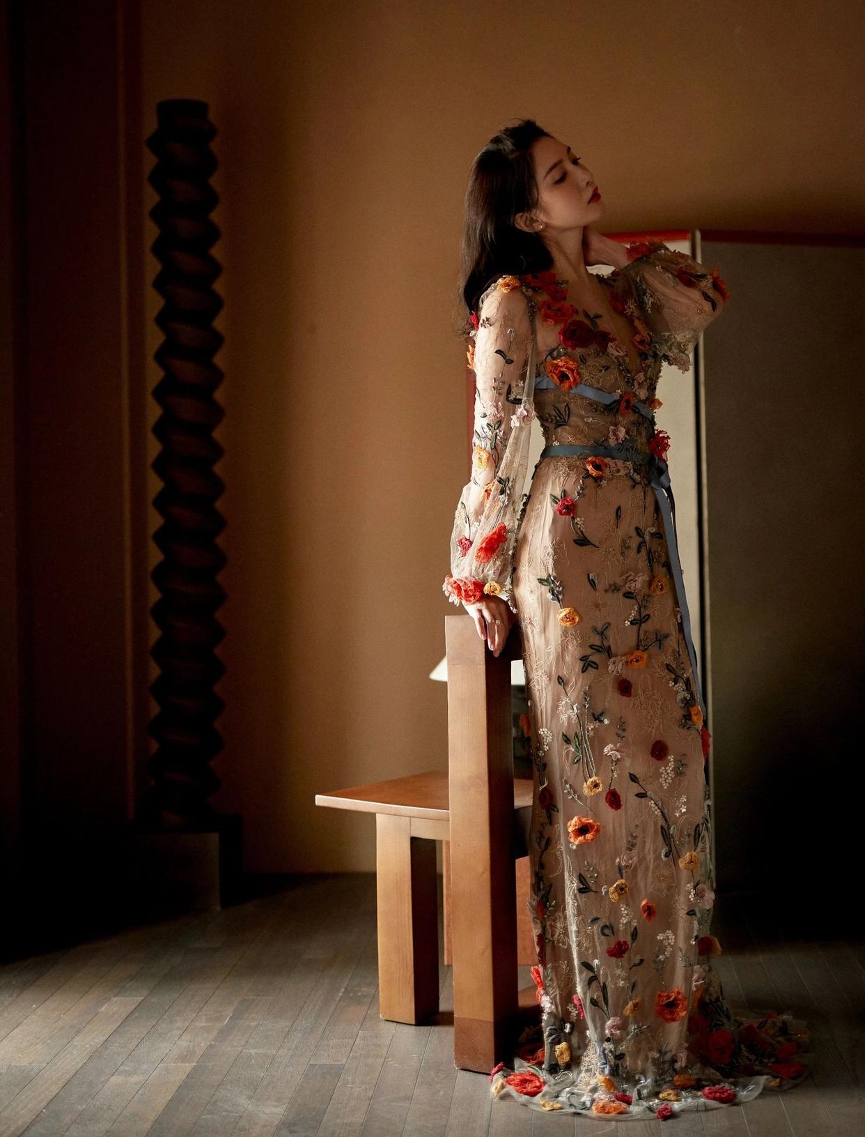 美女演员江疏影