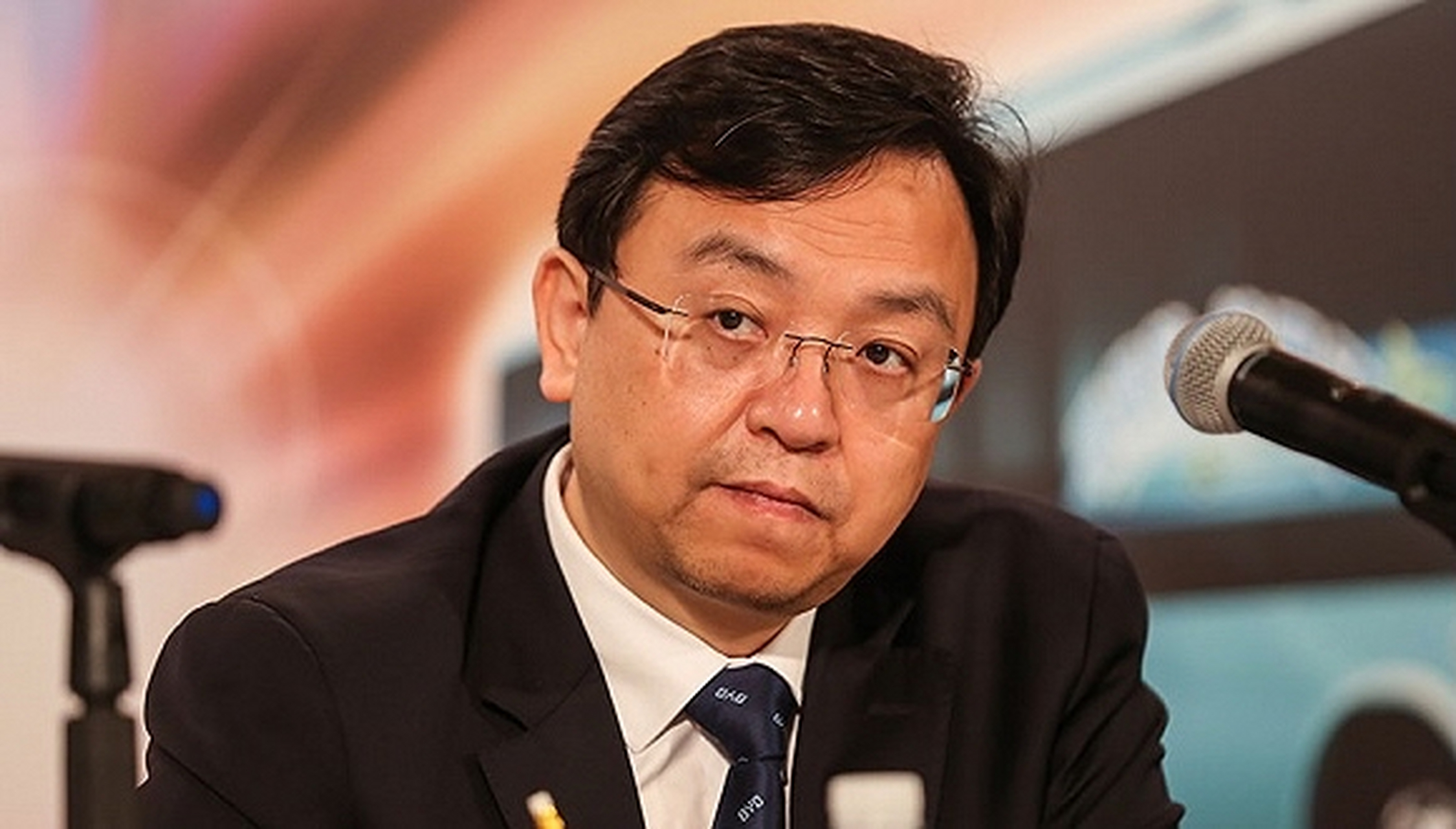 比亚迪董事长王传福在比亚迪2022年报交流会上谈到了无人驾驶,他认为