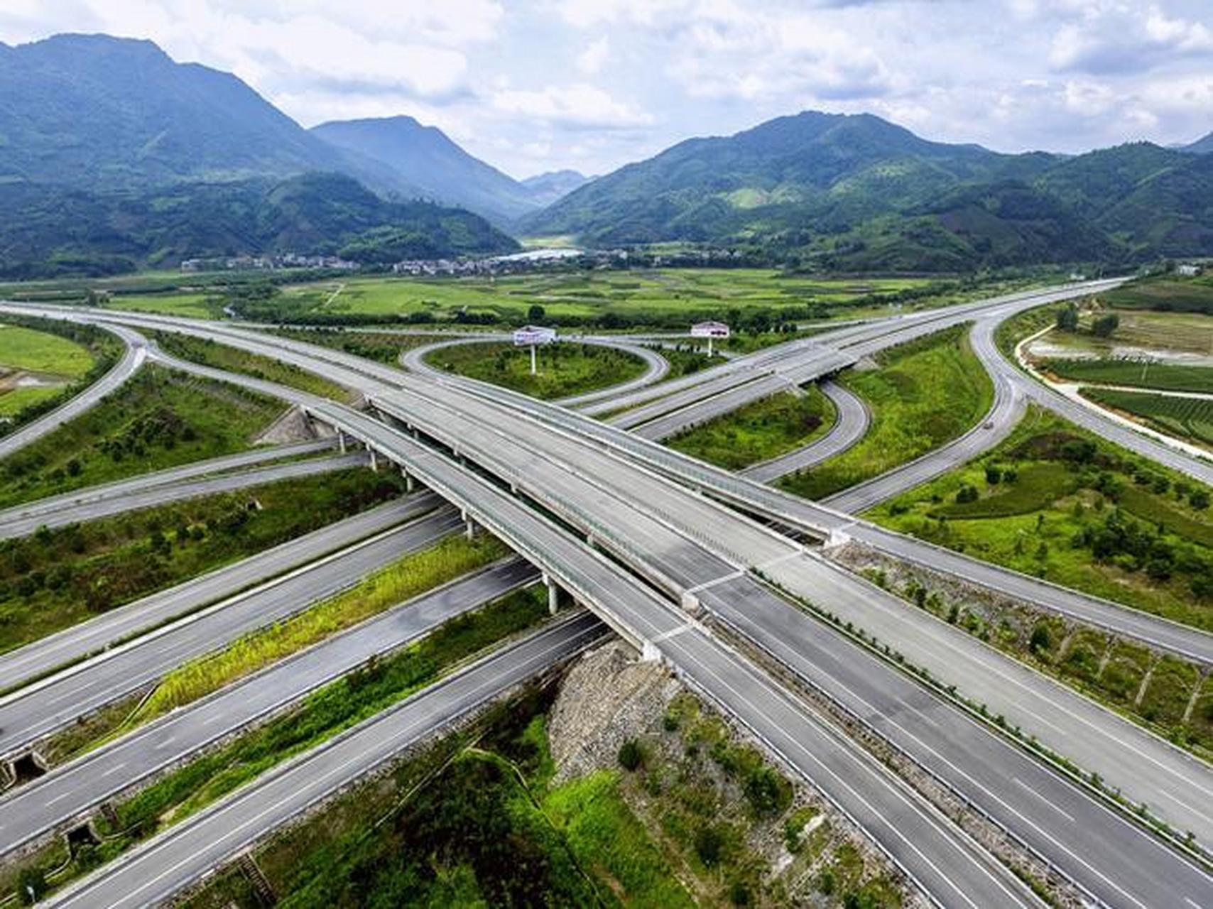 中国高速公路管理亟待加强!