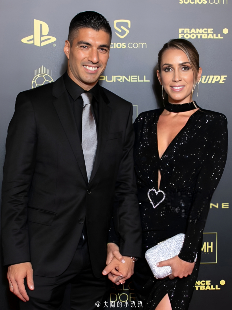 梅西苏亚雷斯重聚迈阿密#  同梅西与安东内拉一样,索菲亚与苏亚雷构