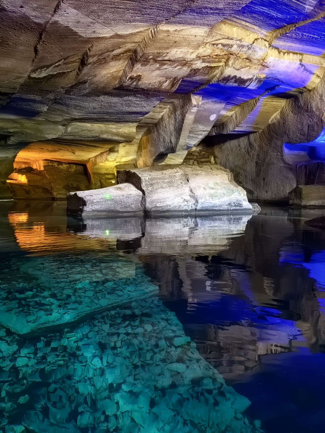 西樵山石燕岩洞