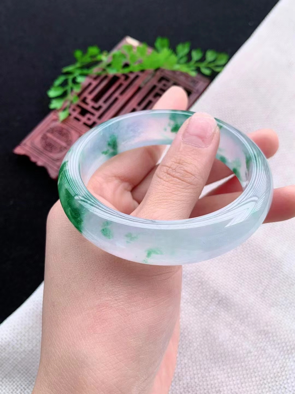 高冰玻璃种飘花手镯#翡翠手镯# #翡翠珠宝# #翡翠手镯定制