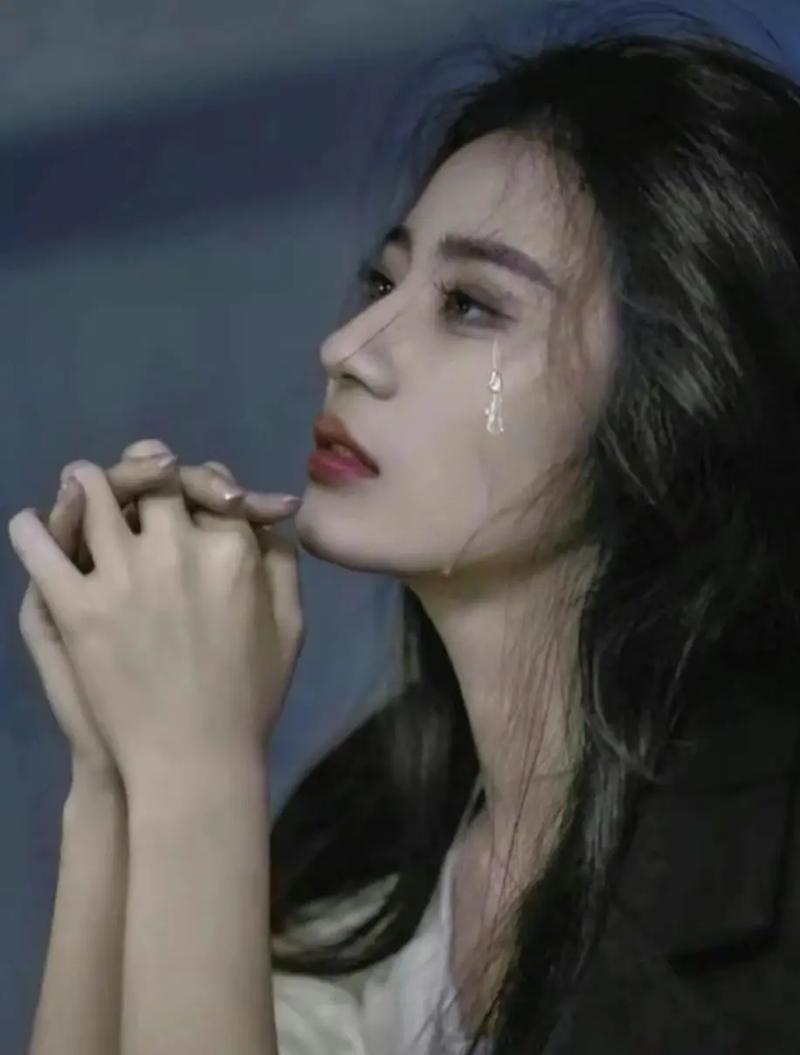 我躺在那里,沉浸在一个梦境中