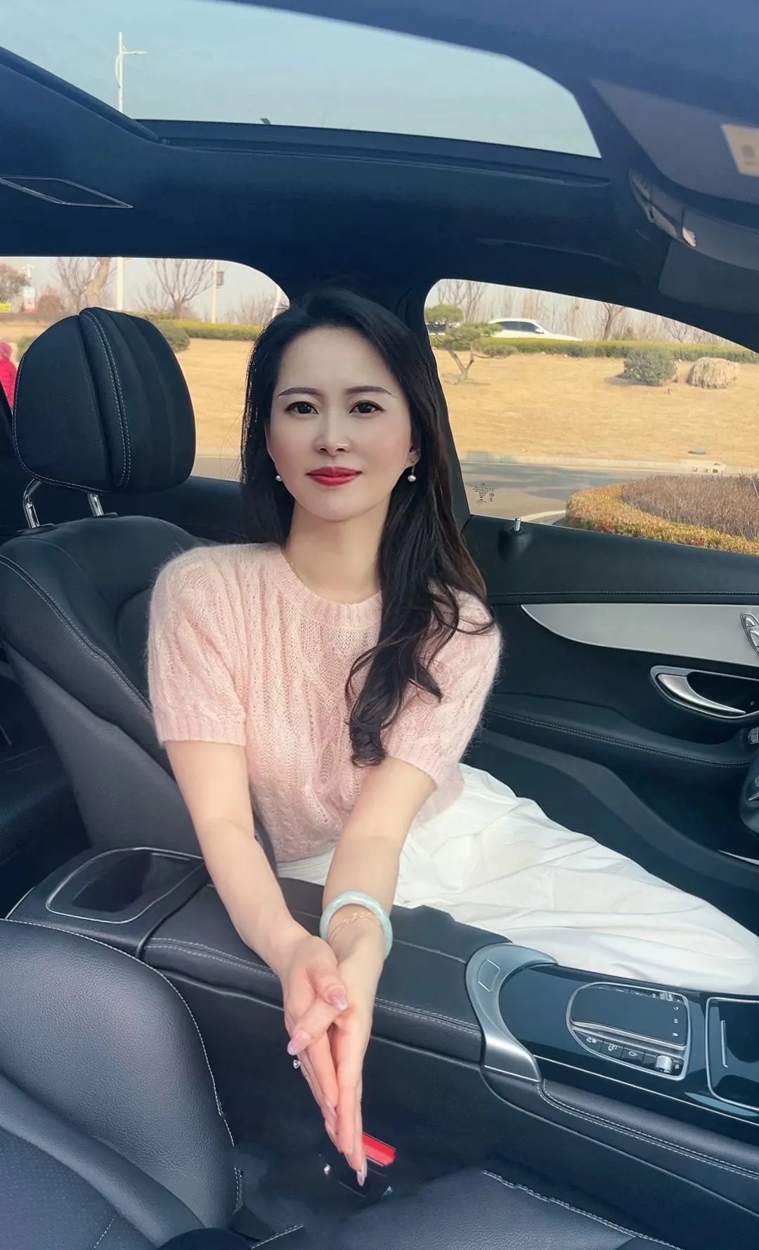 美女# #动态连更挑战# #热点引擎计划# #性感好身材# #中年女人气质穿