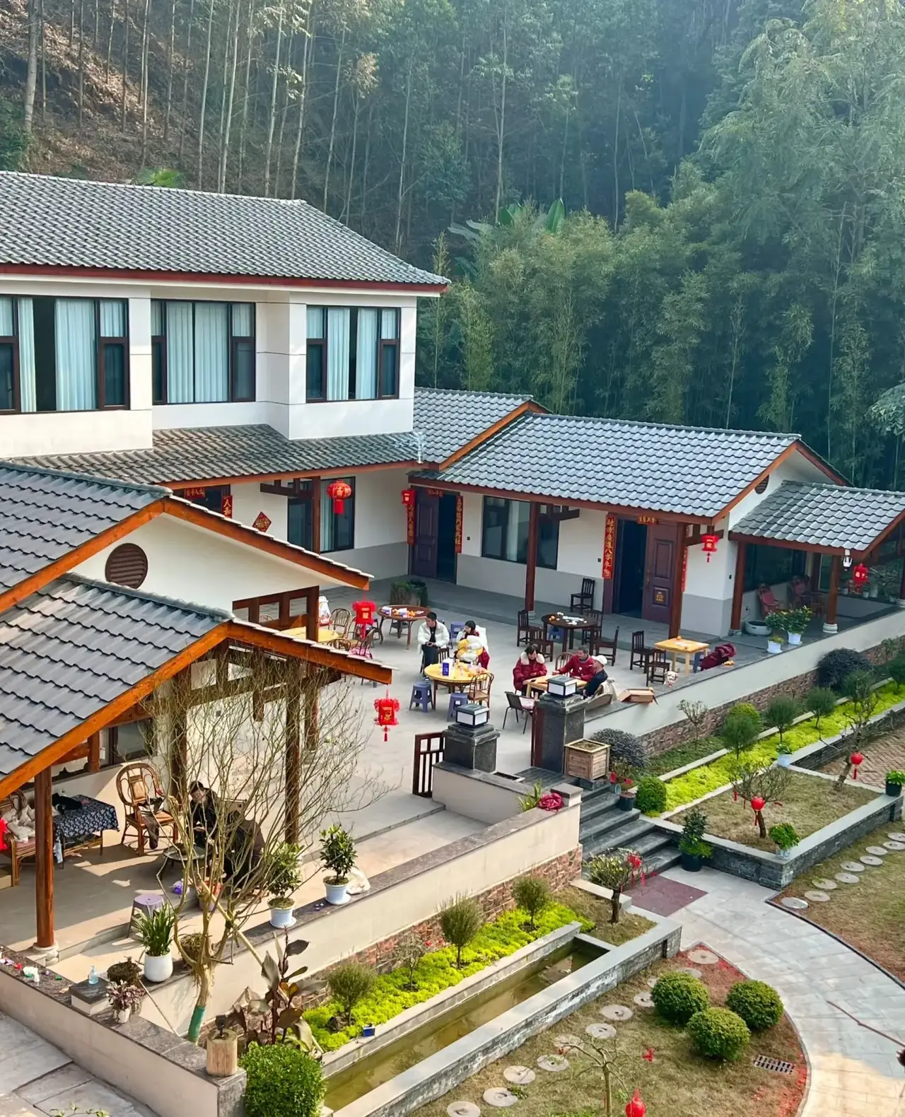 我老公的身世其实挺可怜的,没了爸爸,妈妈又改