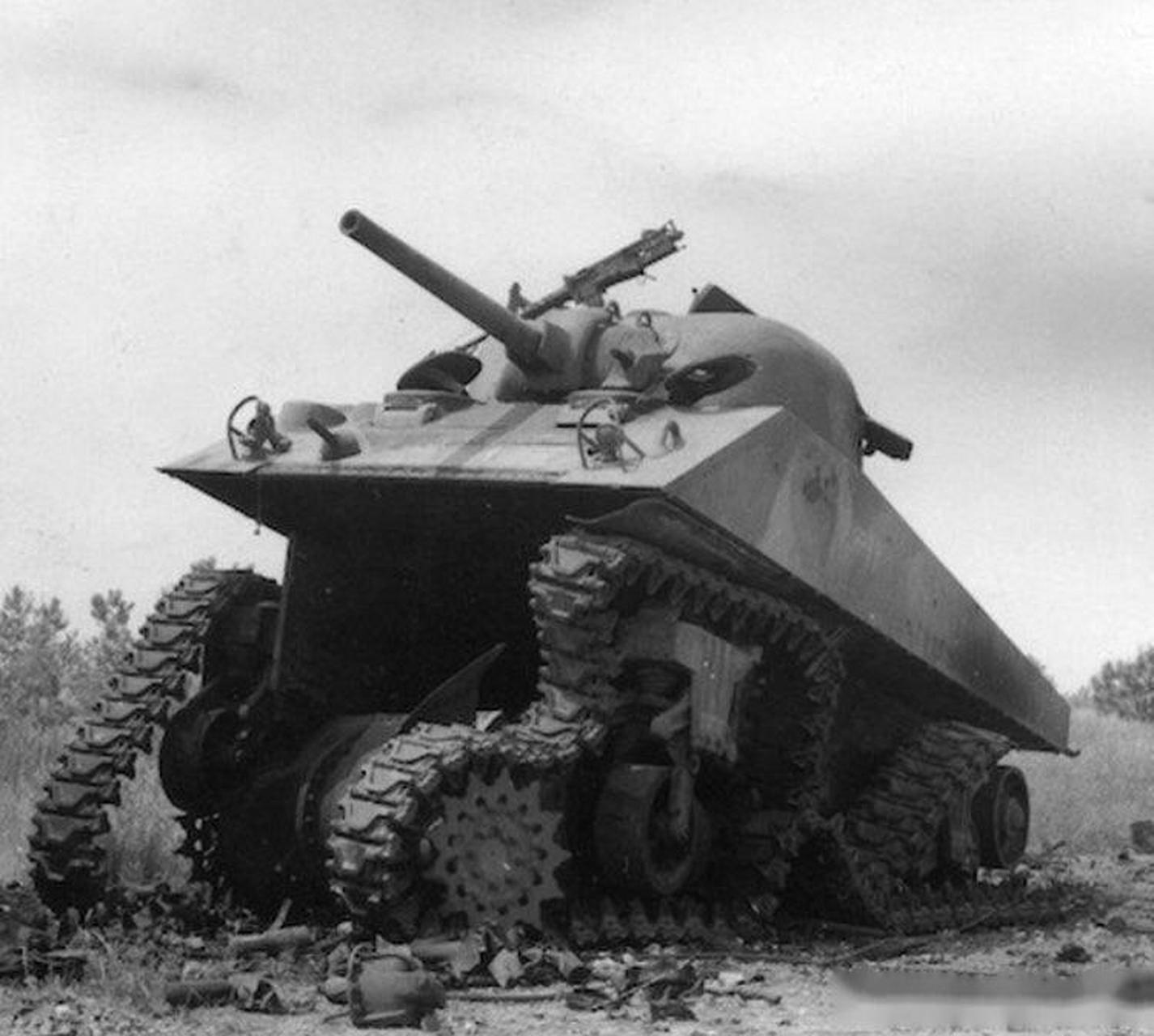 m4谢尔曼自行76毫米高射炮.