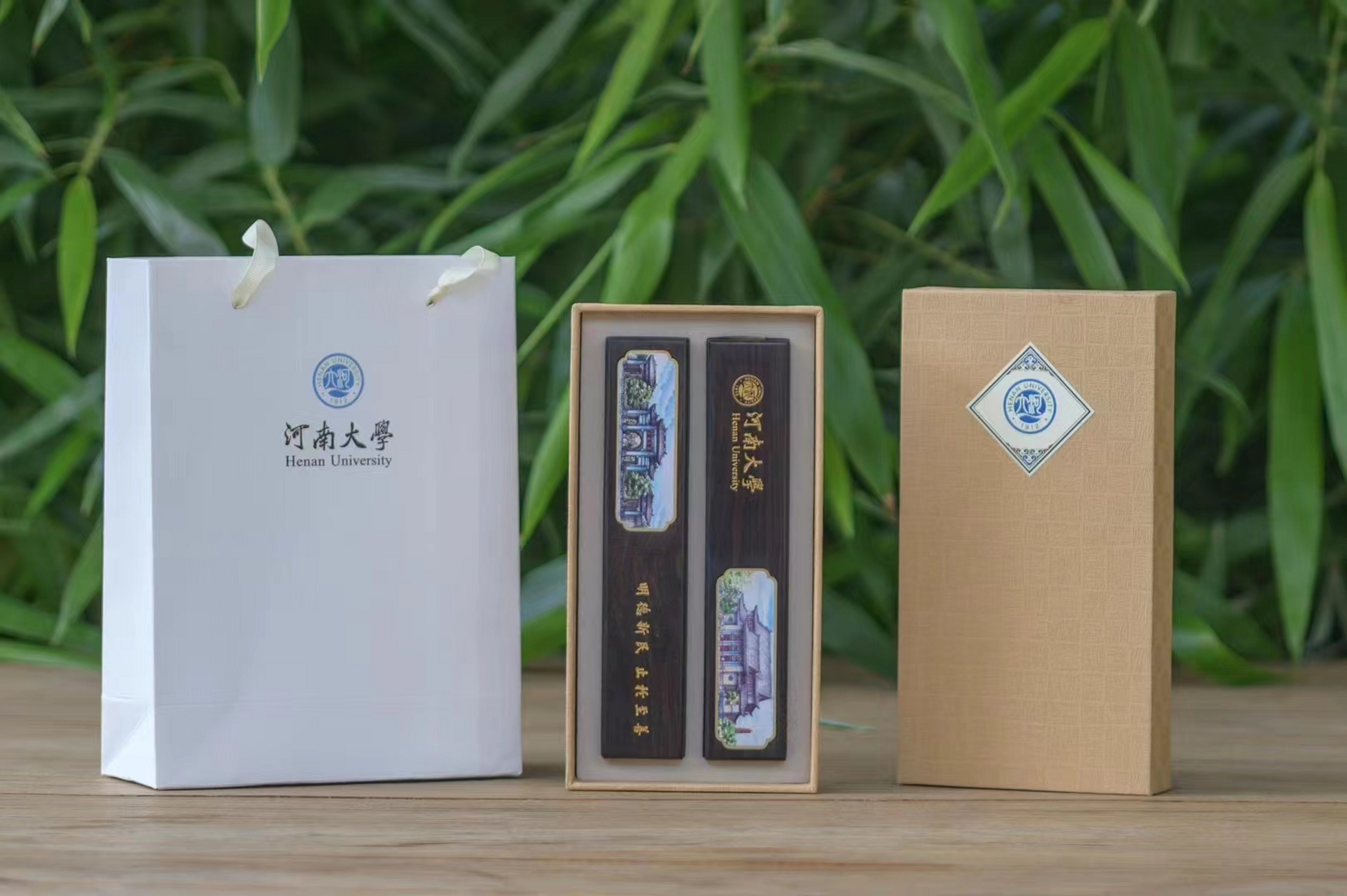 大学文创礼品定制专属logo,独一无二的纪念品.