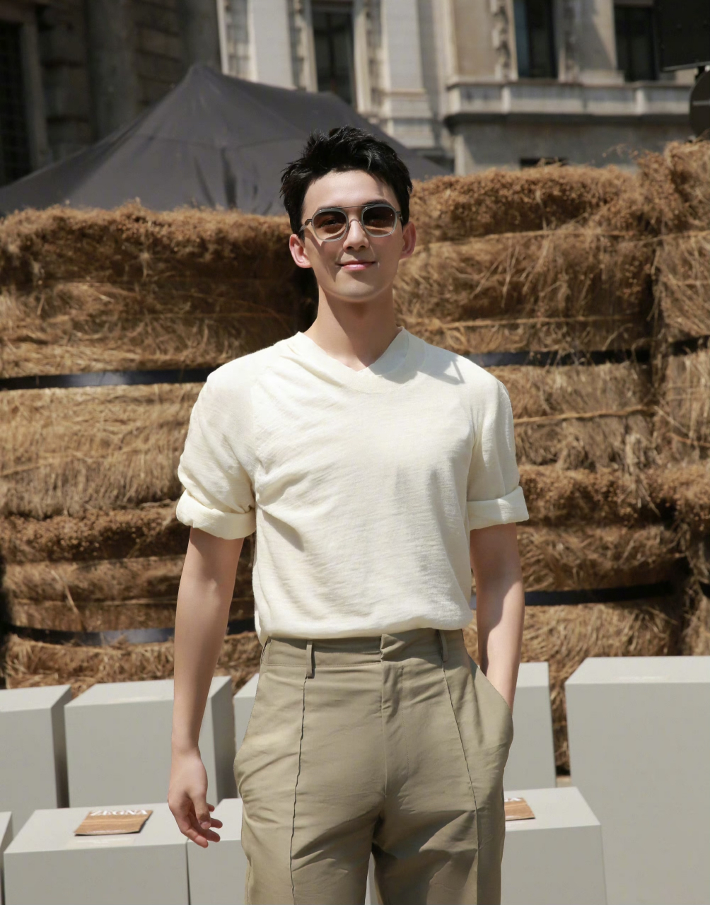 1,许凯秀肌肉线条,被于妈打电话骂了他的宣传负责人:你忘了他家暴的