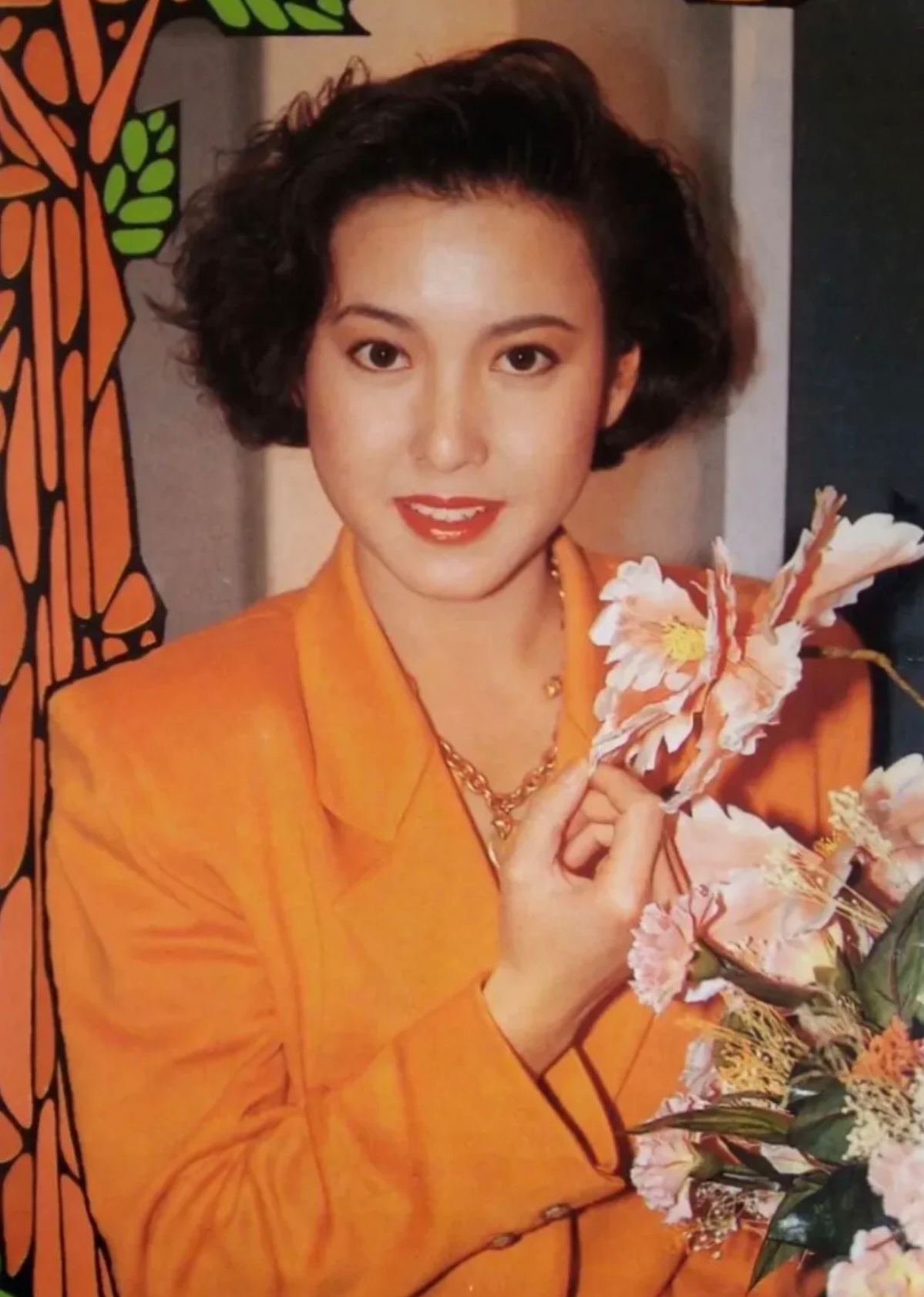 李婉华:港星女神,温婉灵动,时光永不褪色的美人!