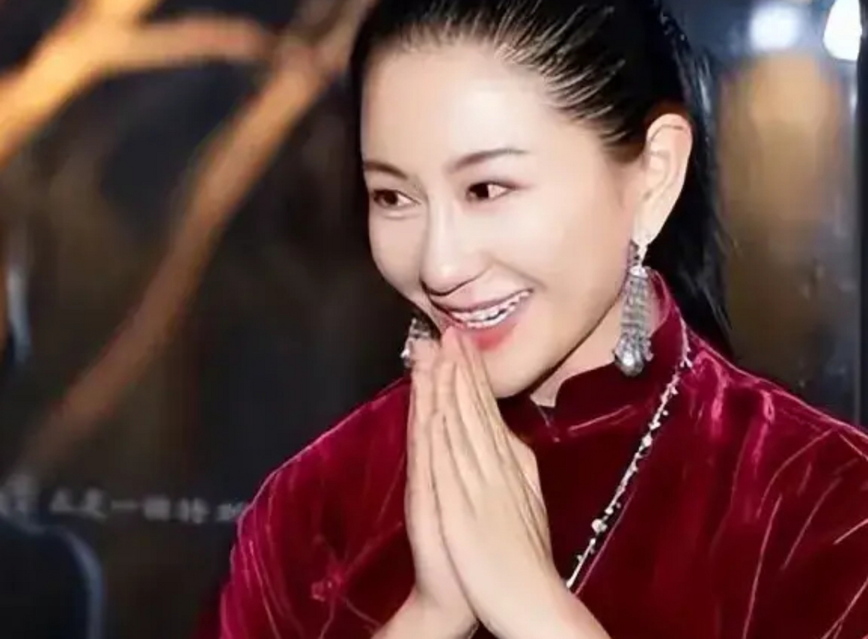 但同时她也是影视演员刘钧的妻子.