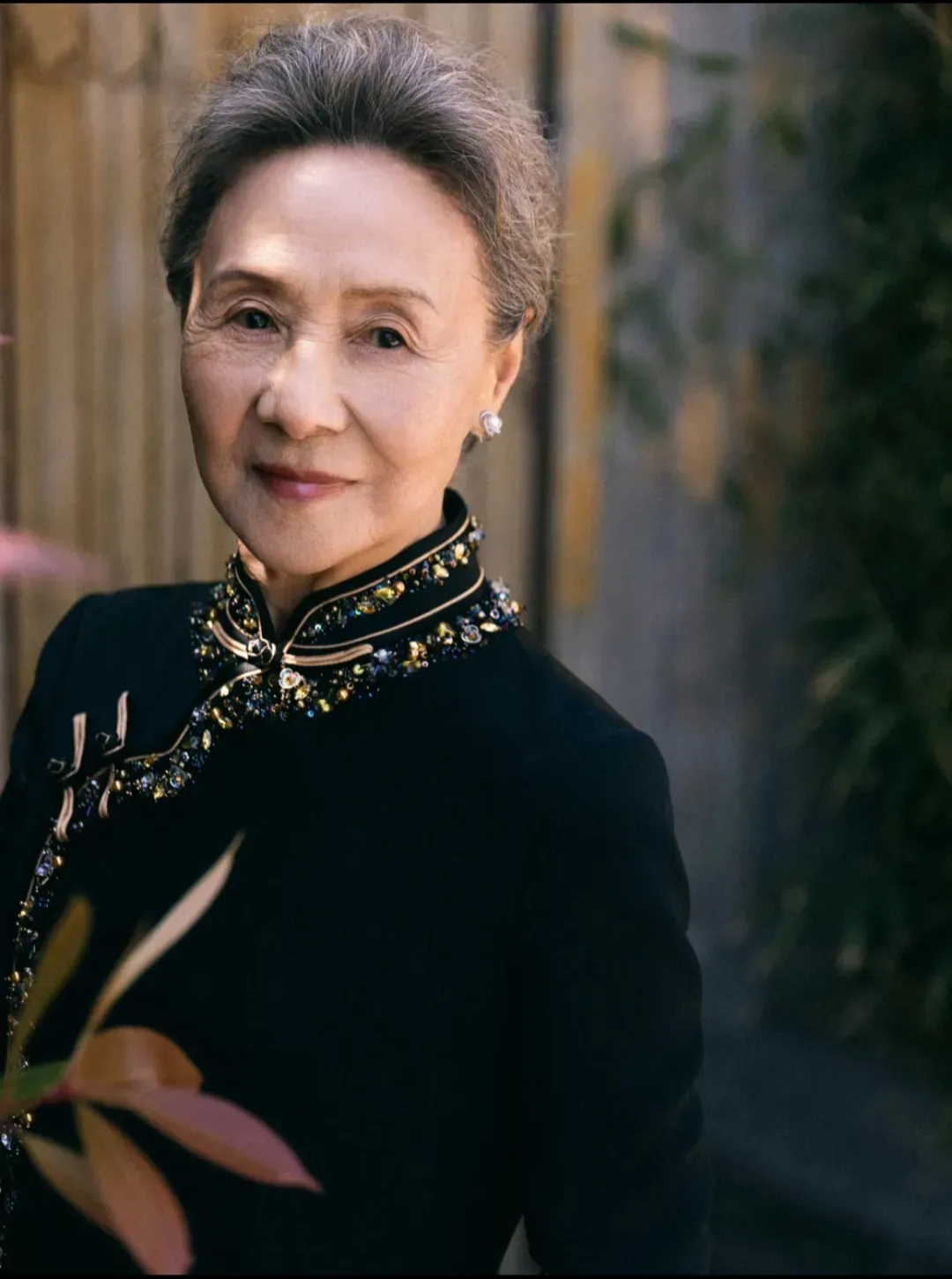 在承欢记当中扮演奶奶.一个深藏不露,拥有巨额财产的老太太