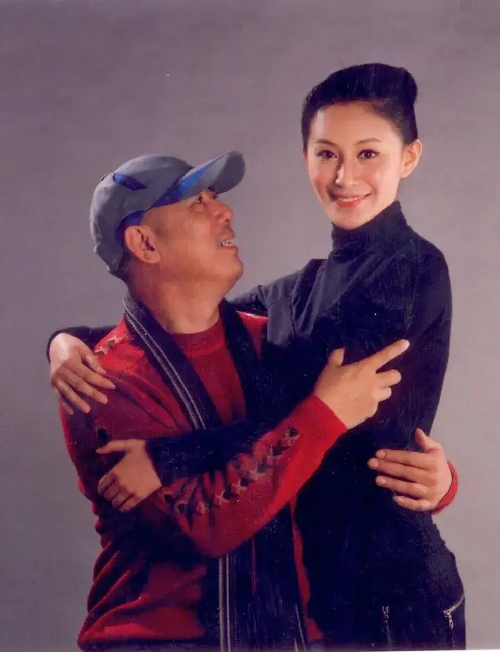 想当初死缠烂打,成功把京剧大青衣史依弘追到了手,据说不惜重金下了