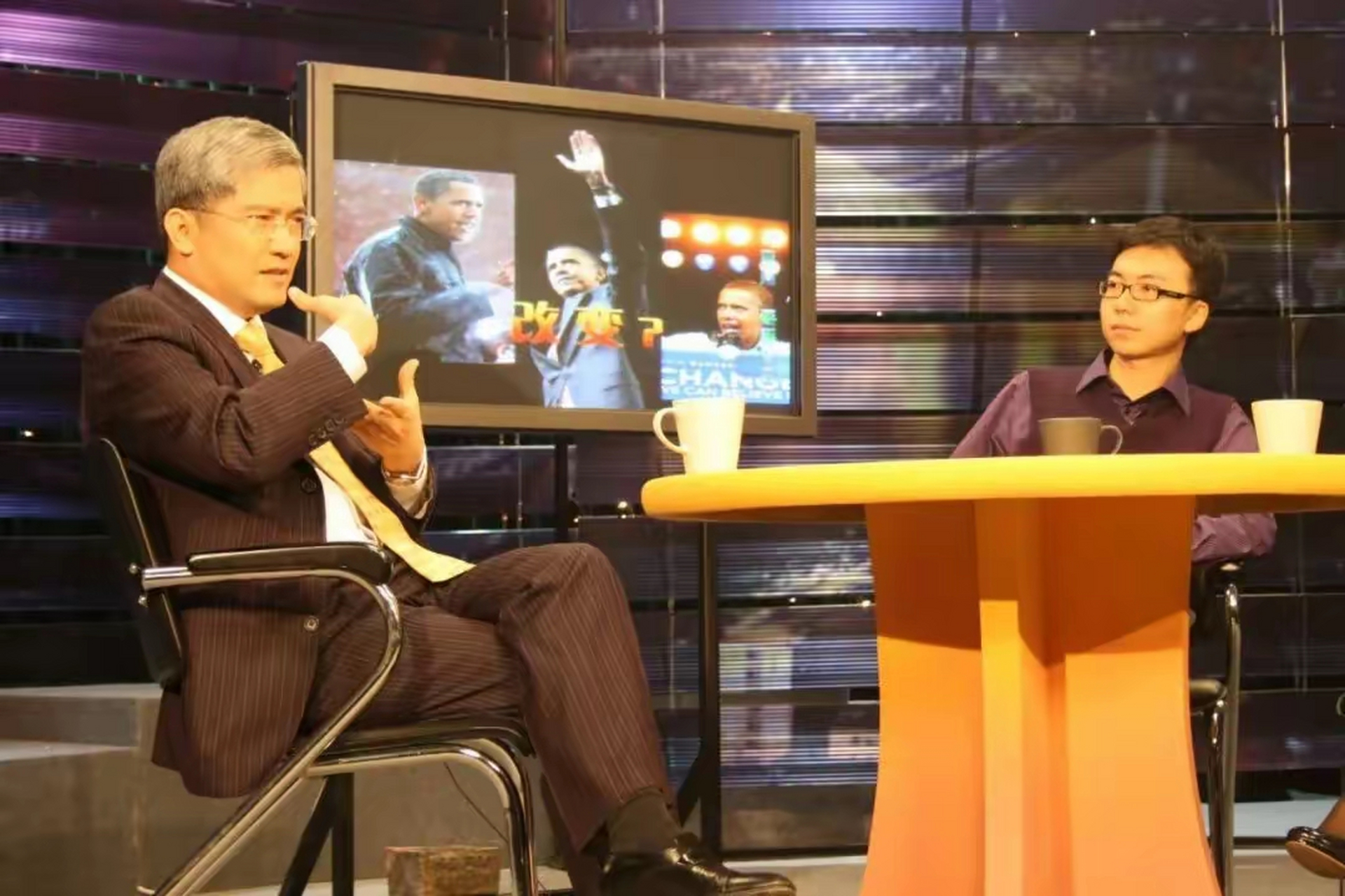 他的那个节目《财经郎眼》还在播吗?