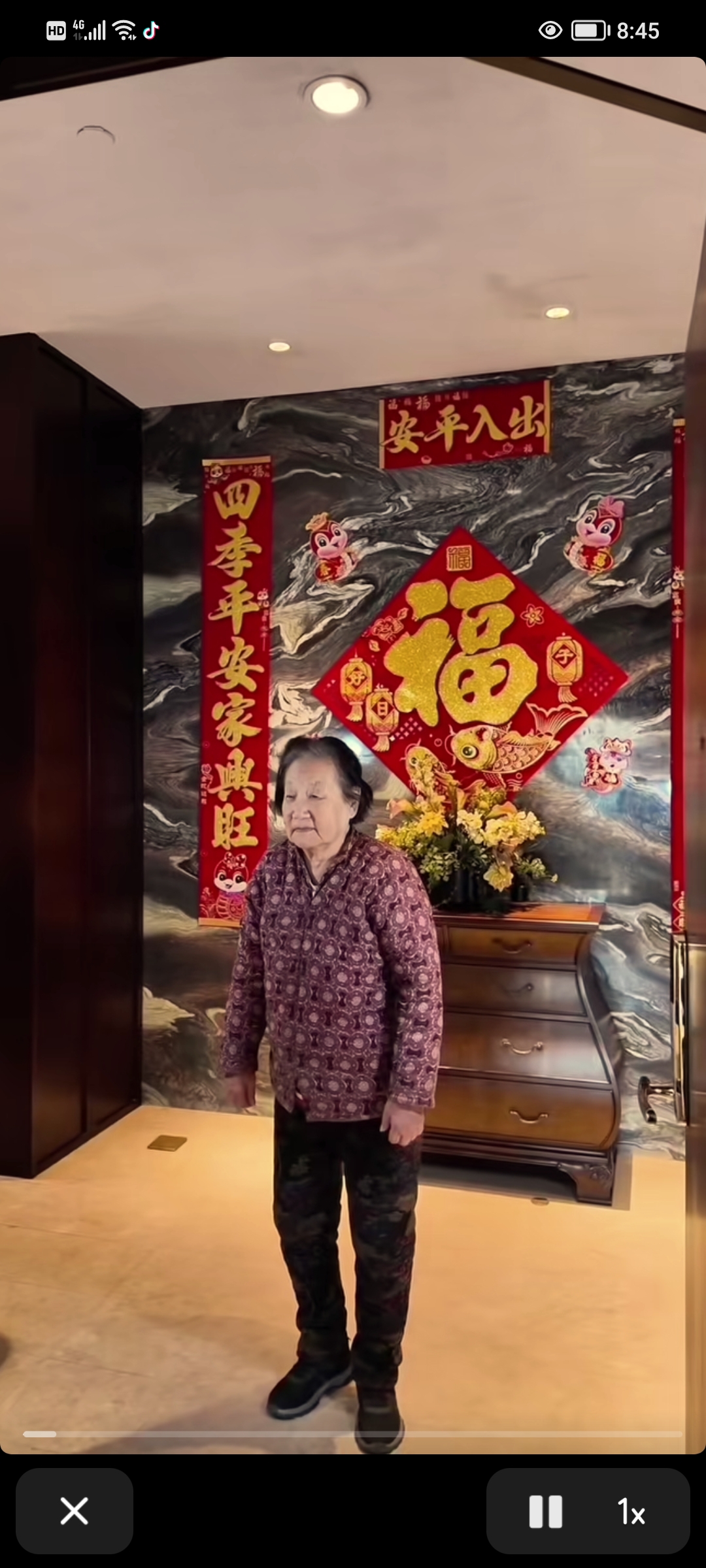 歌唱家耿为华,第一任妻子小14岁