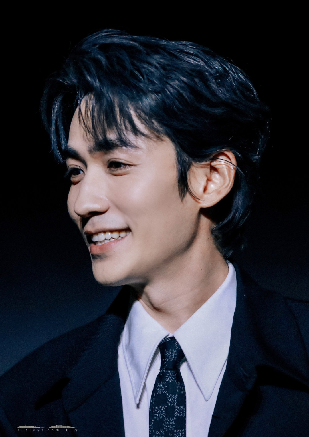 朱一龙2023前路灿灿# 『朱一龙』你像我最爱的冰镇可乐甜甜的芒果我 