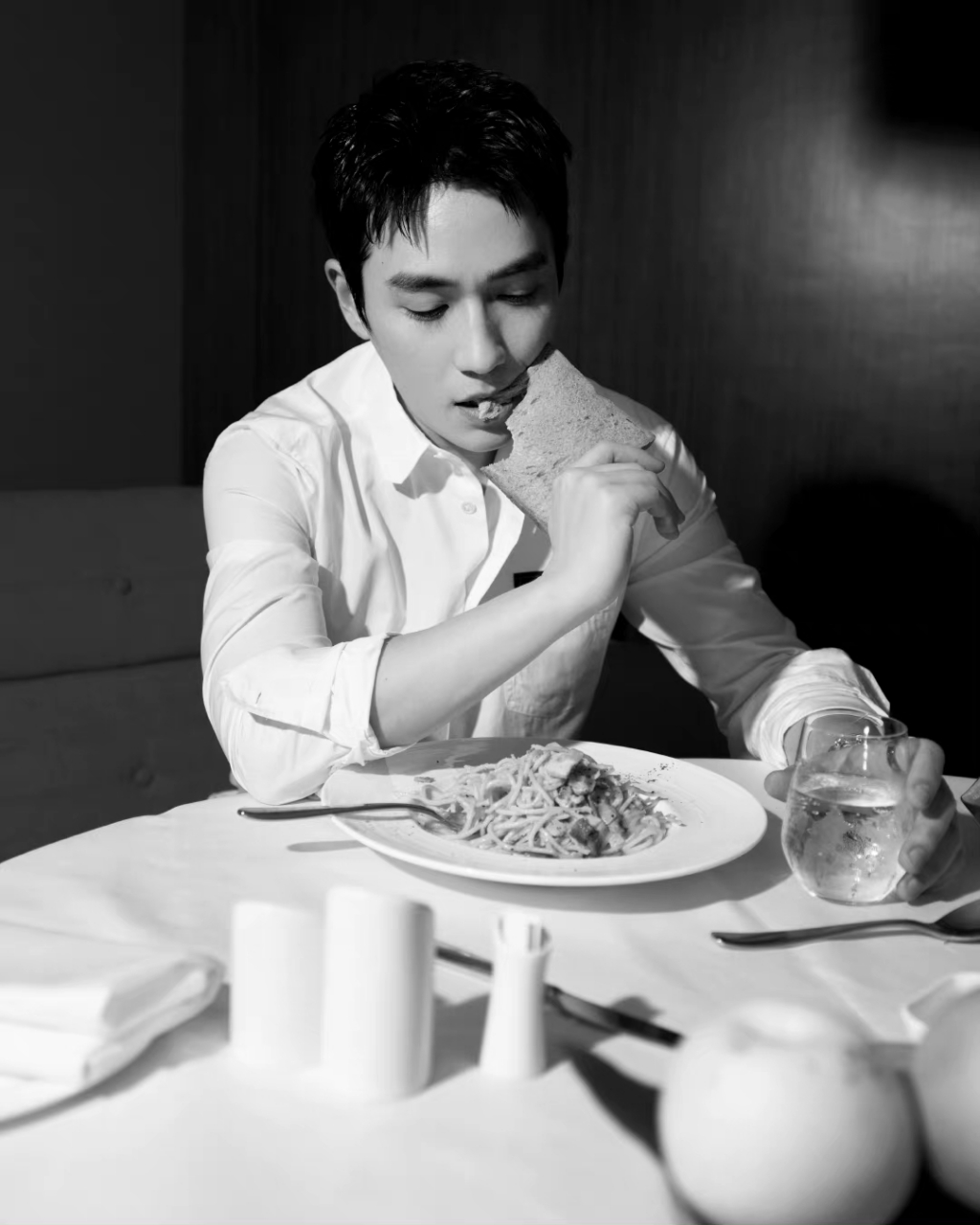 朱一龙2021朱事皆宜