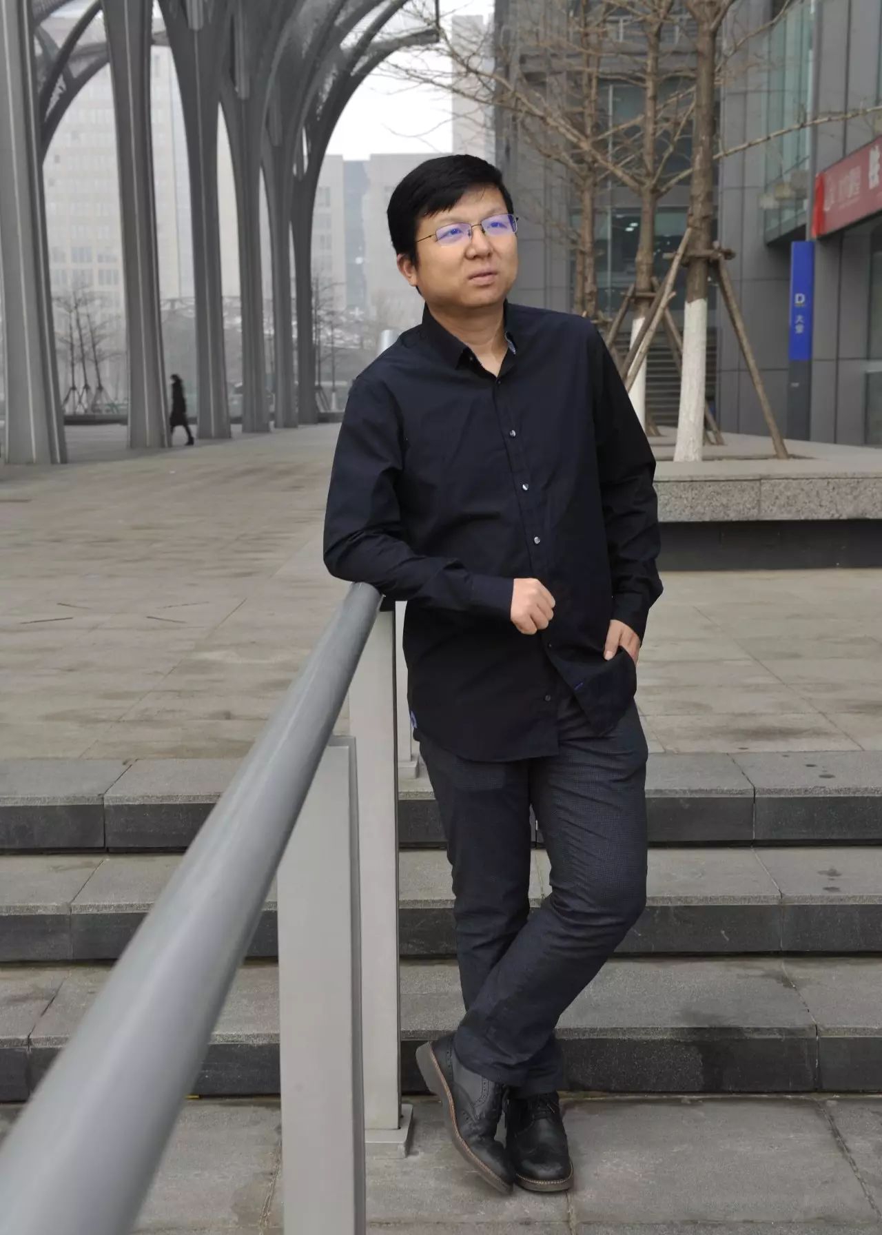 分享给大家看看,快手创始人宿华,最新照片!