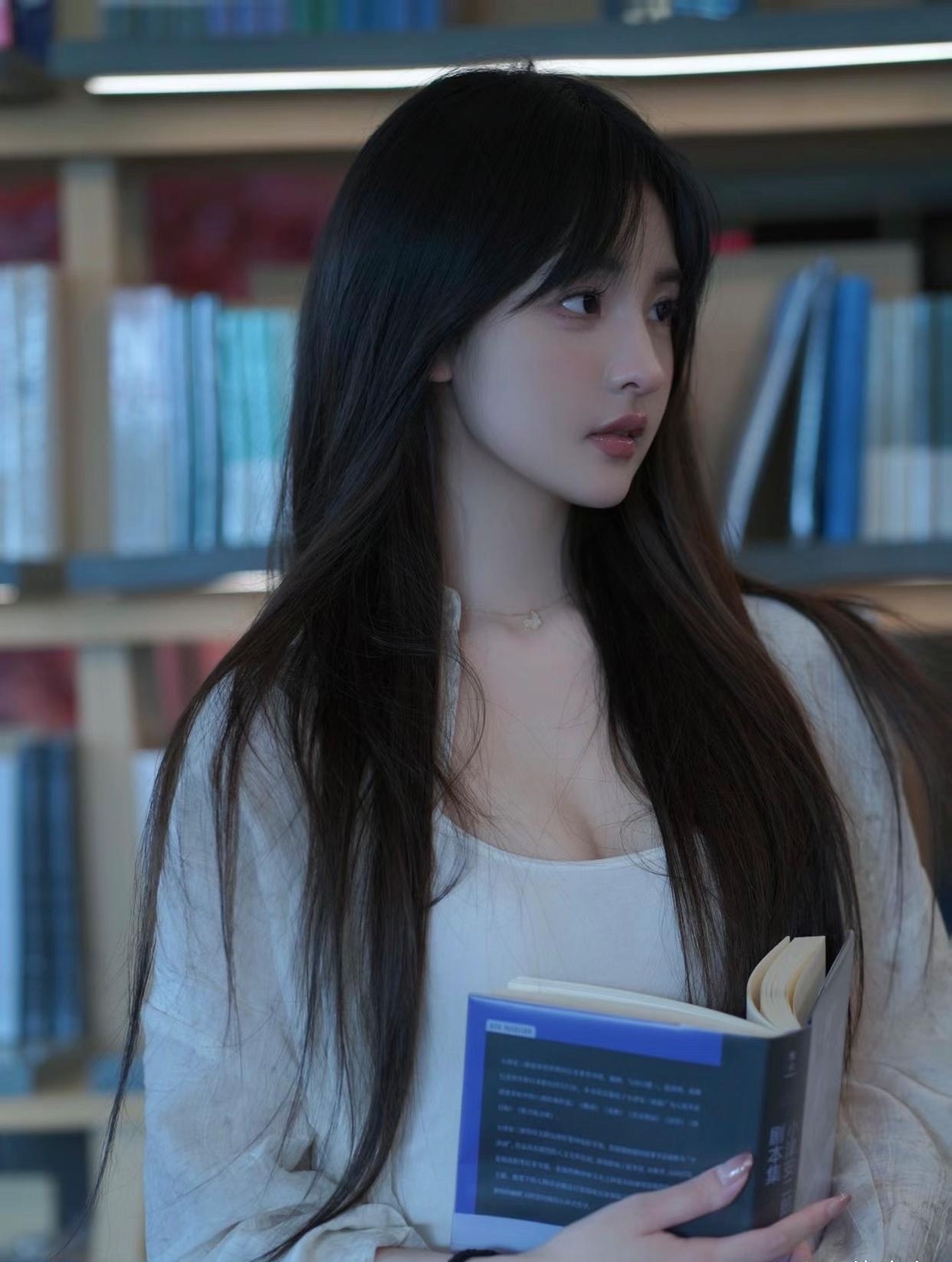 神秘侧颜女神,美得让人心动不已!  这张侧面特写简直美炸了!